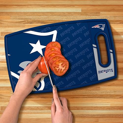Miniatura 4 de YouTheFan NFL New England Patriots Logo Series Tabla de cortar