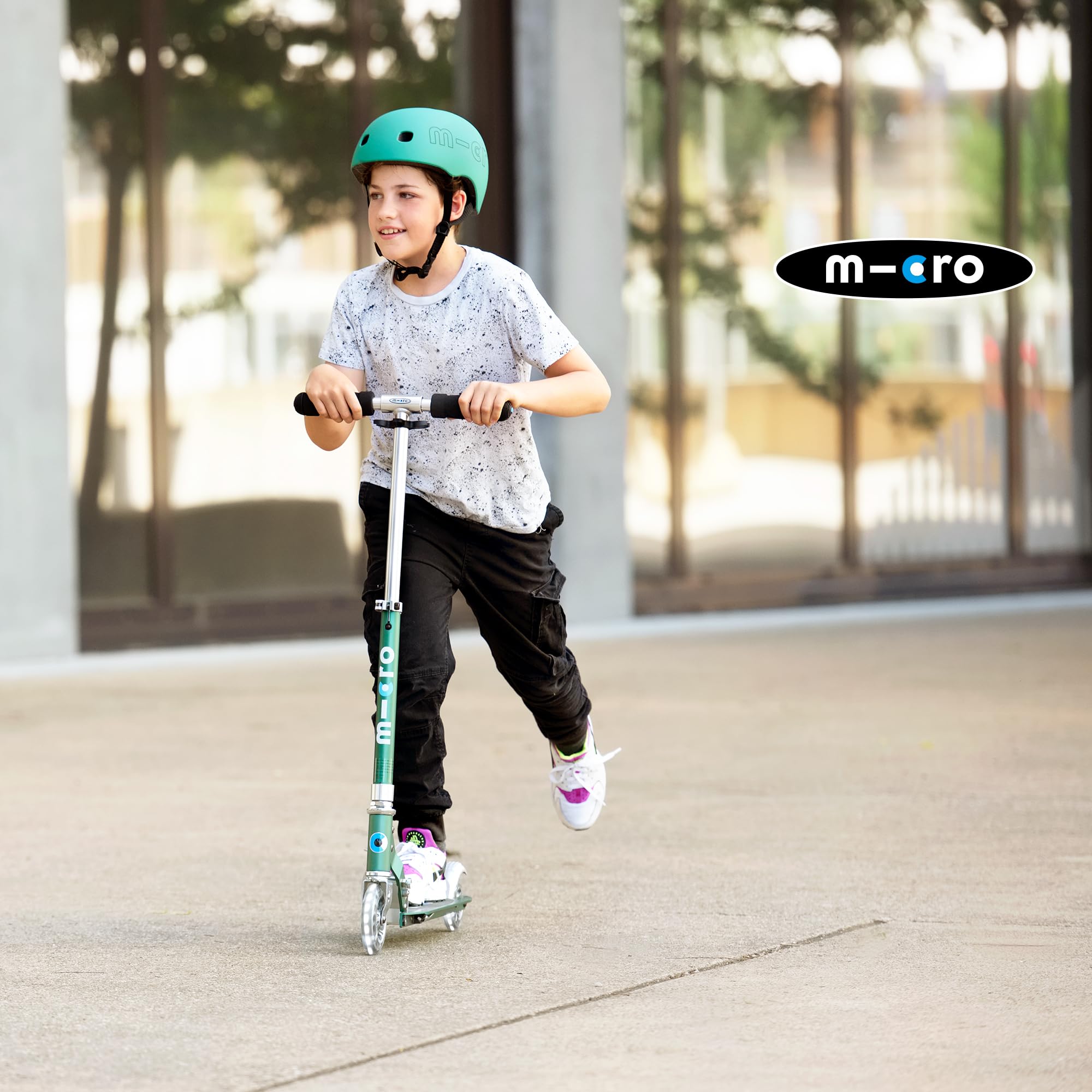 micro™ Sprite LED Kinder Kinderscooter | Cityroller mit LED-Rollen | klappbar und Lenker höhenverstellbar | ab 5 J. | Tretroller in 6 Farben erhältlich