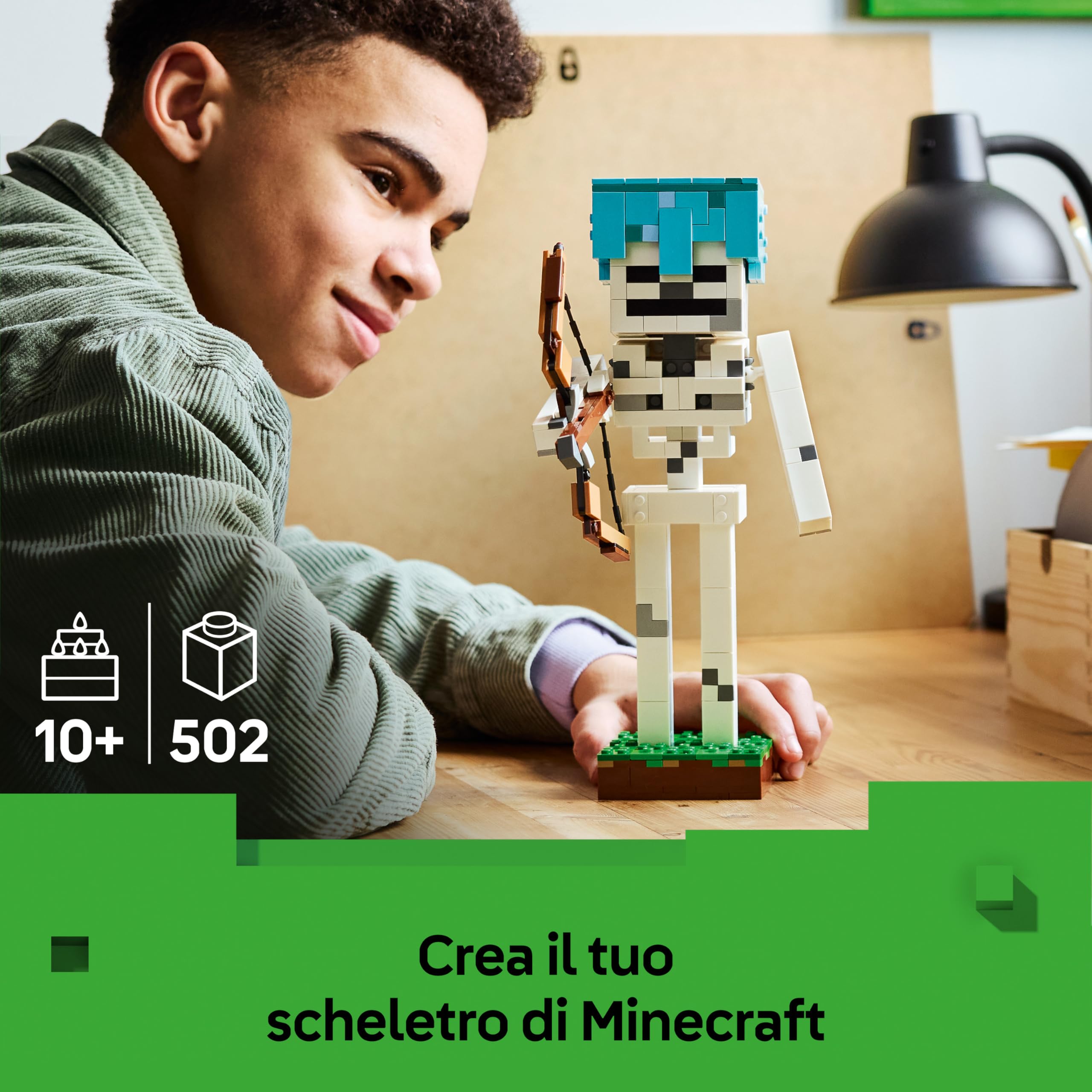 LEGO Minecraft Scheletro Giocattolo - Action Figure di Mob con Elmo di Diamante, Arco e Frecce e Base in Erba - Decorazione Cameretta - Regalo per Gamer, Bambini e Bambine da 10 Anni in su - 21594