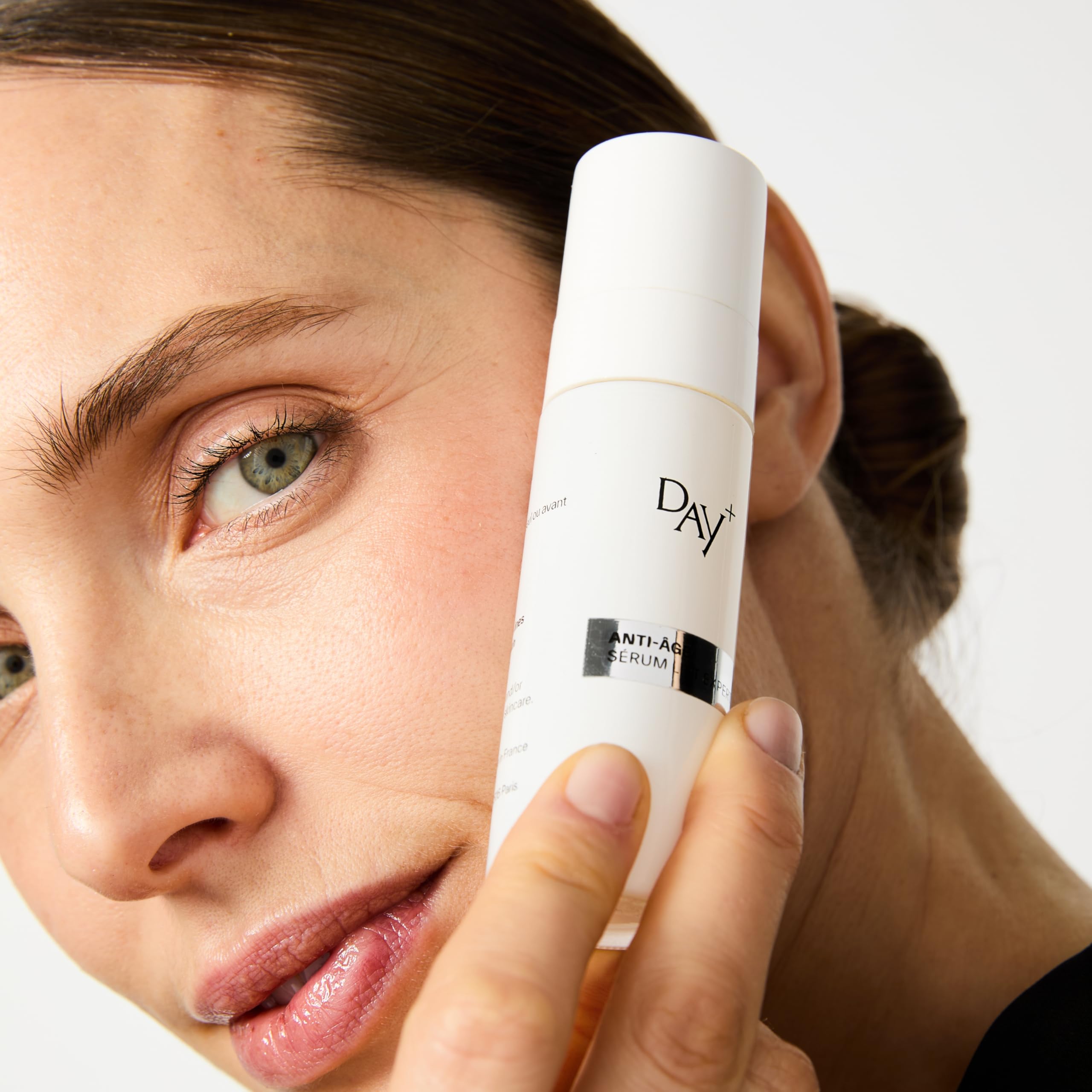 DAY+ | Serum Lift Expert | Naturalne serum przeciwstarzeniowe do twarzy | Wygładza zmarszczki, ujędrnia skórę i ożywia blask cery | 98,99% składników naturalnych | Wyprodukowano we Francji | 30 ml