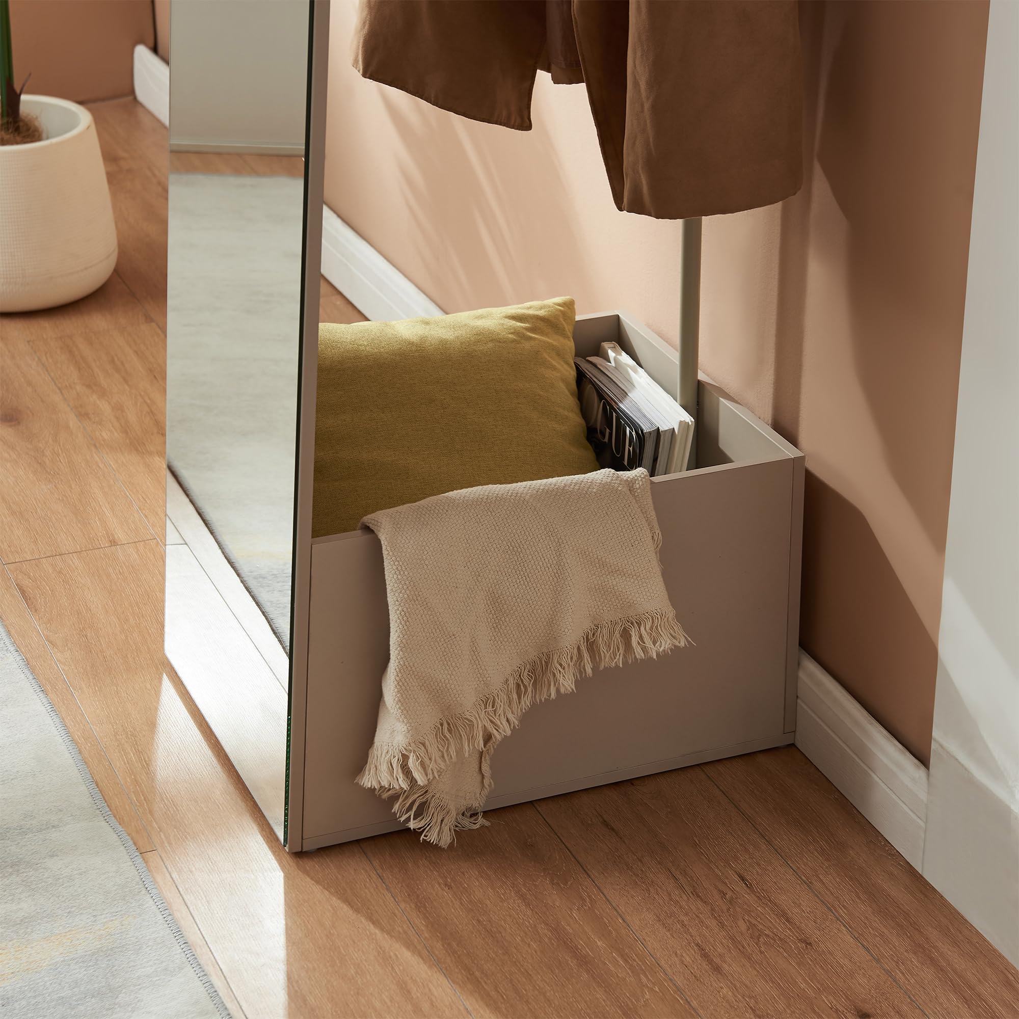 [en.casa] Specchio a Figura Intera con Stand Barra Appendiabiti Specchio Rettangolare da Terra e Vano Porta Oggetti Vestiti per Ingresso Camera da Letto Guardaroba 165x40x51 cm - Avena Oatmeal