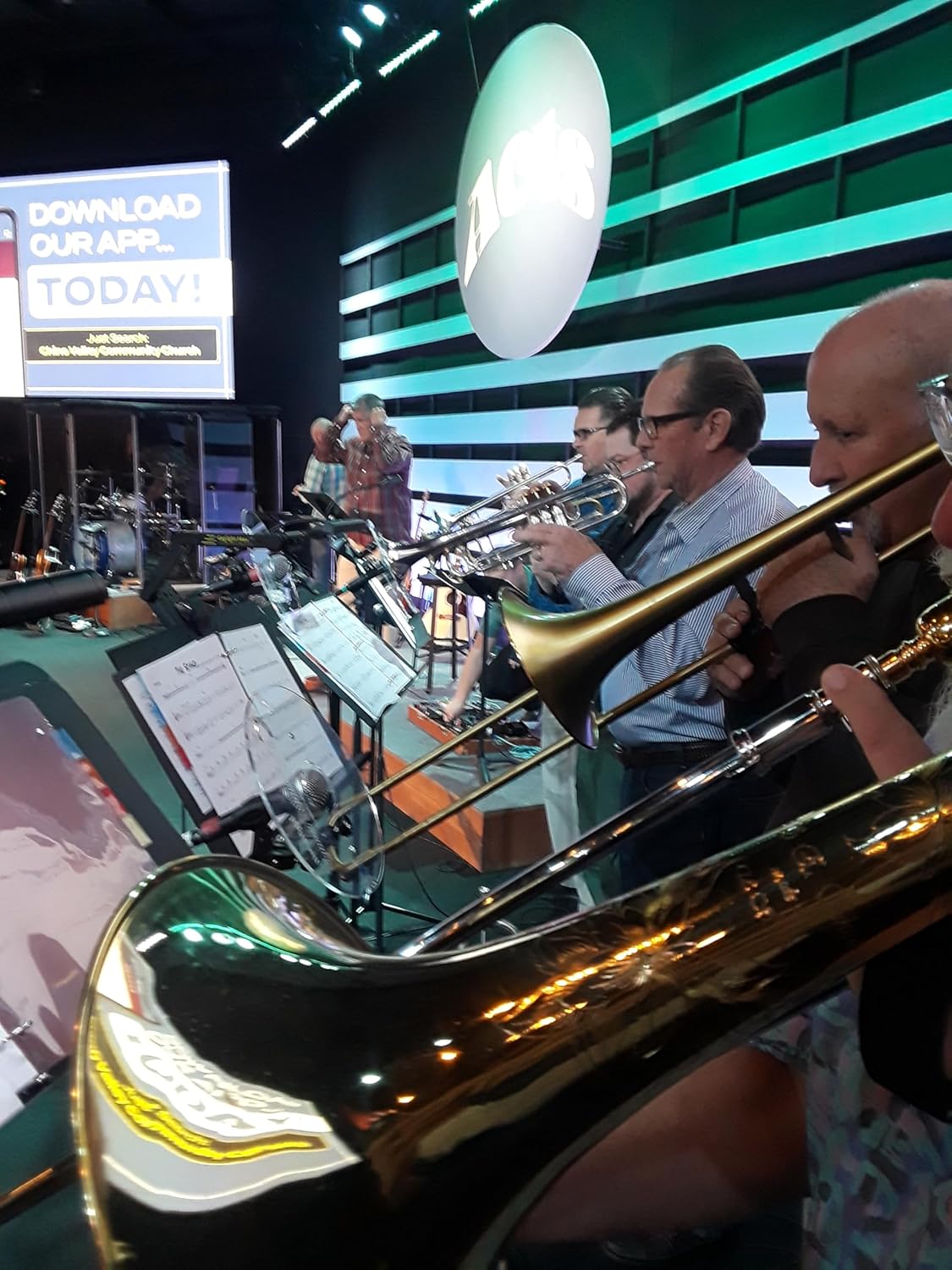 Series Sound Shield for Horns. Great for XLR Mics - Acrylic Plexiglass - Sound Deflector for Trumpet, Trombone, Saxophone - For Home Practice, Live Performanc (10.5" Diameter)