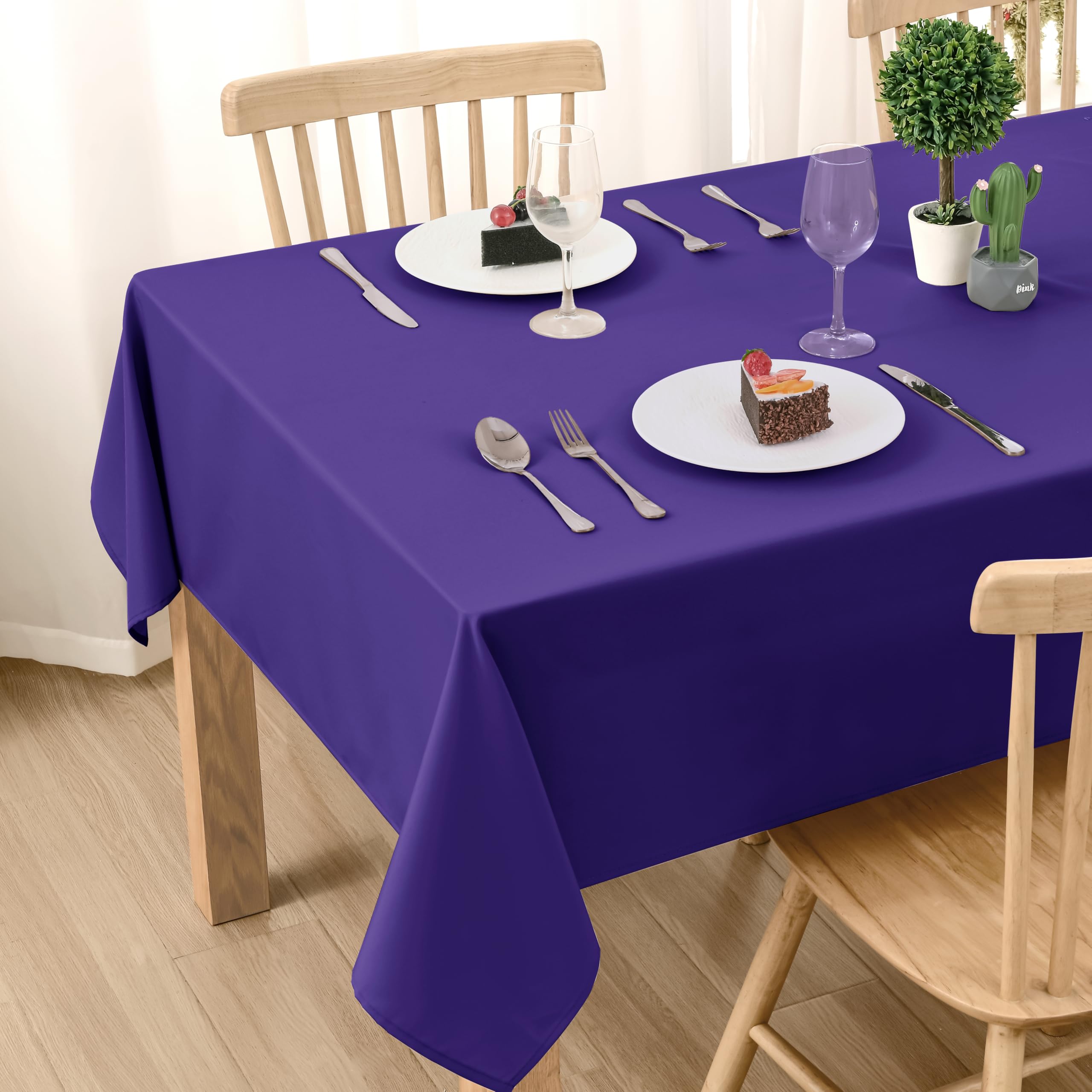 DWCN Lila Tischdecke Outdoor Wetterfest 140x220cm Fleckschutz Abwaschbar Wasserabweisend Tischwäsche Abwischbare Wasserdicht Tischtuch für Esszimmer, Garten, Party, Hochzeiten oder Haushalt