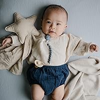 Vista 4 de mushie Sábana bajera ajustable de muselina extra suave para cuna, 192 hilos, 28 x 52 pulgadas (azul bebé)