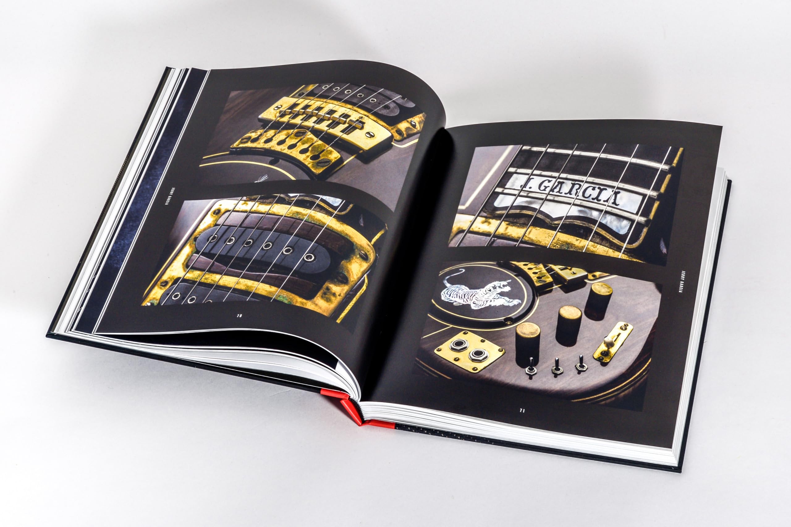Kult-Gitarren: Legendäre Gitarristen und ihre Instrumente - Reich bebilderter Prachtband mit Schmuckschuber