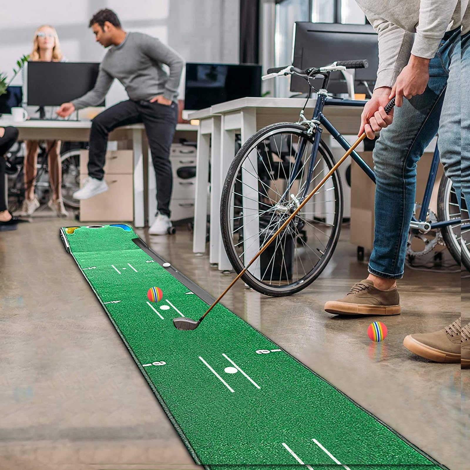 Tapis de golf d'intérieur vert avec retour automatique de balle et 3 trous, infroissable proche de la vraie vitesse verte, tapis de golf adapté pour bureau, salle de loisirs, terrasse