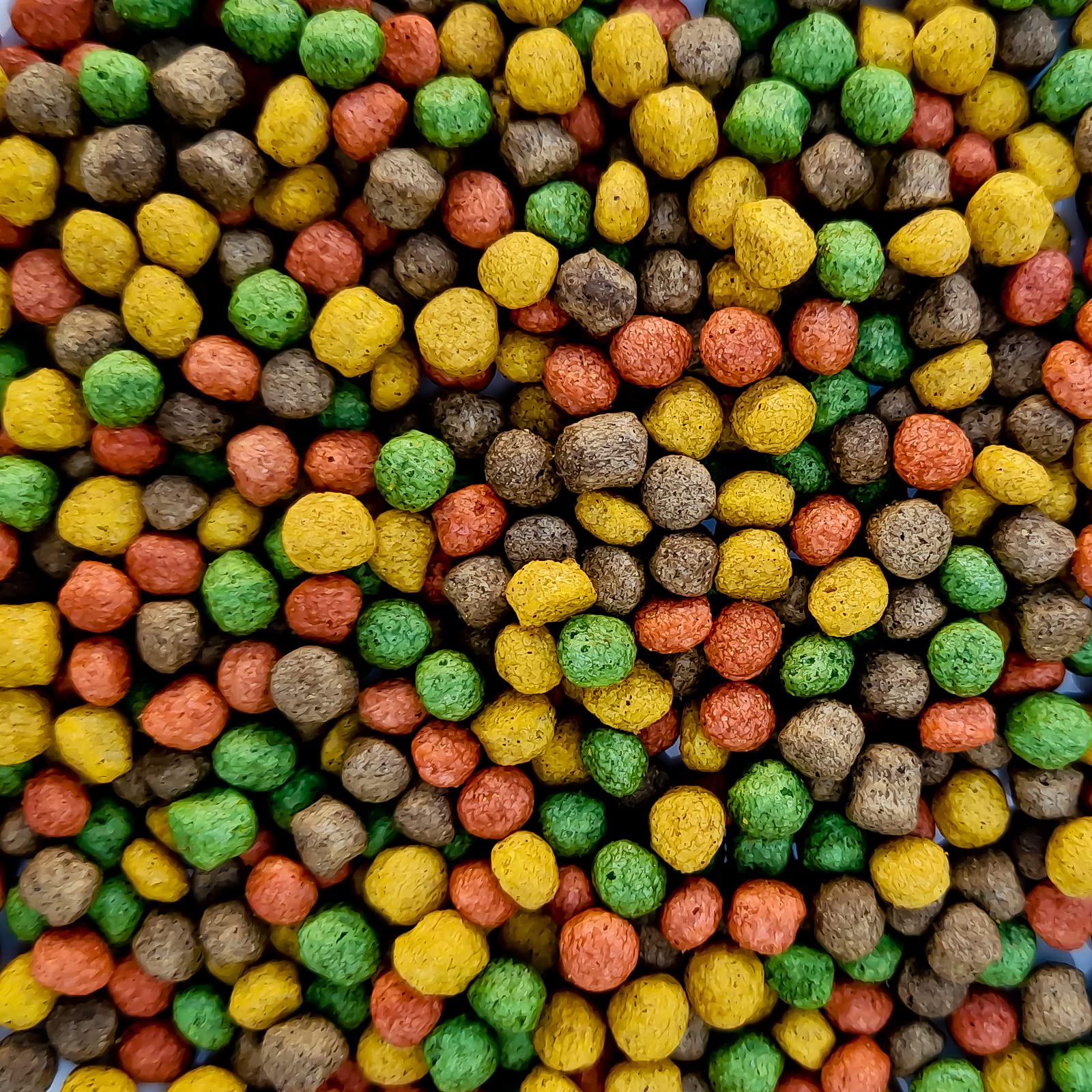 Multimezcla de alimentos Koi – mezcla de 4 variedades de alimento para peces Koi y estanque para una nutrición equilibrada de pescado con aceite de salmón, espirulina, astaxantina y Wheatgerm (5 kg)