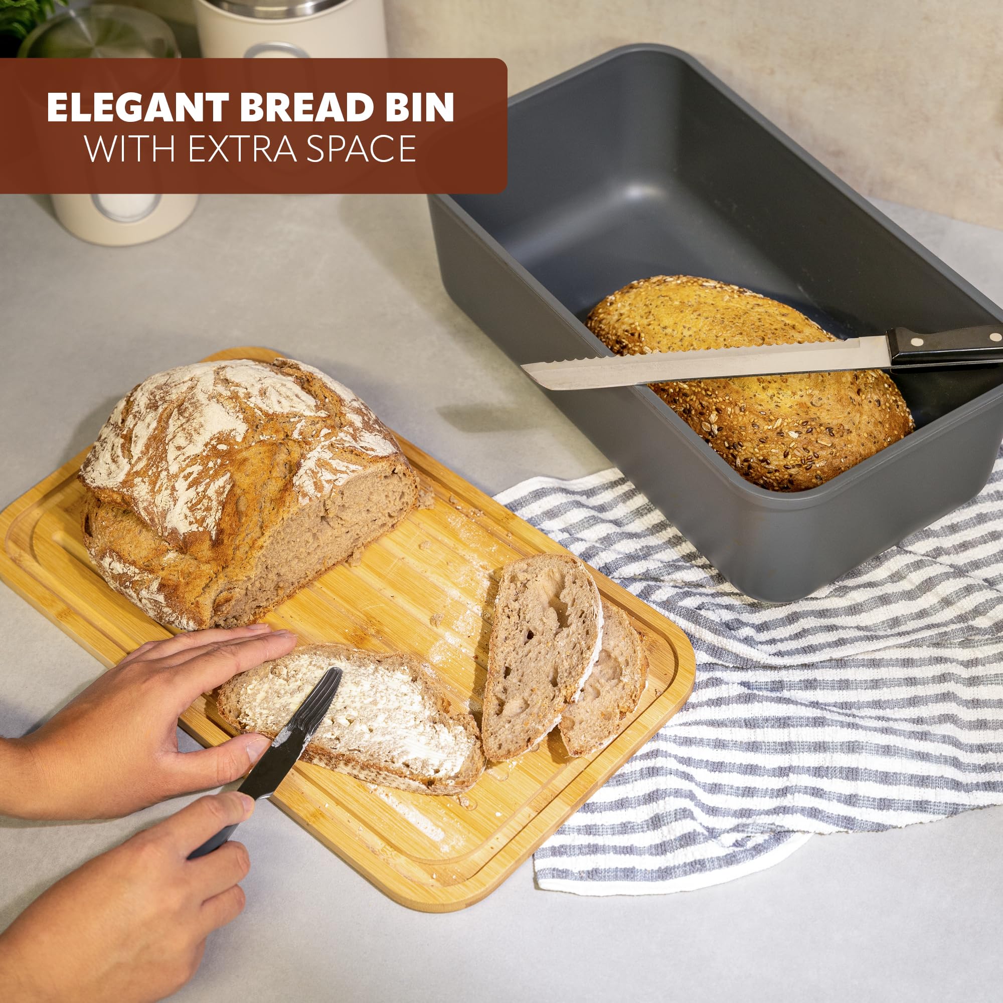 Lumaland Cuisine Brotkasten Aus Metall Mit Bambus Deckel Rechteckig 30 5 X 23 5 X 14 Cm Rot Lumaland