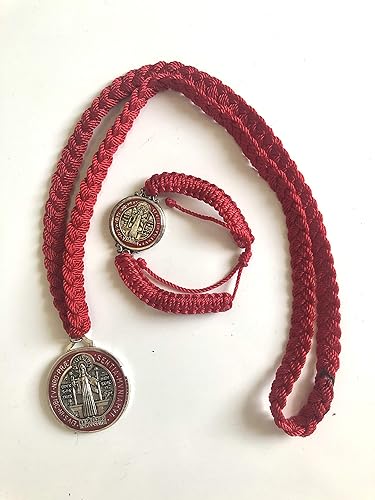 Collar Medalla San Benito y Pulcera tejido de hilo