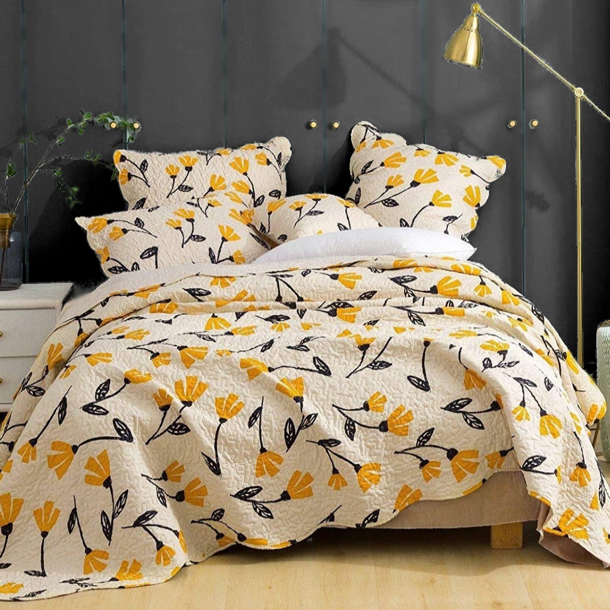 DaDa Bedding Botanical Floral Bedspread Quilt - Yellow Fleur Golden Orange Spring Time Tulips Quilted Coverlet Set - Scalloped Edges Bright Vibrant Ivory Cream - Queen Size - 3-Pieces