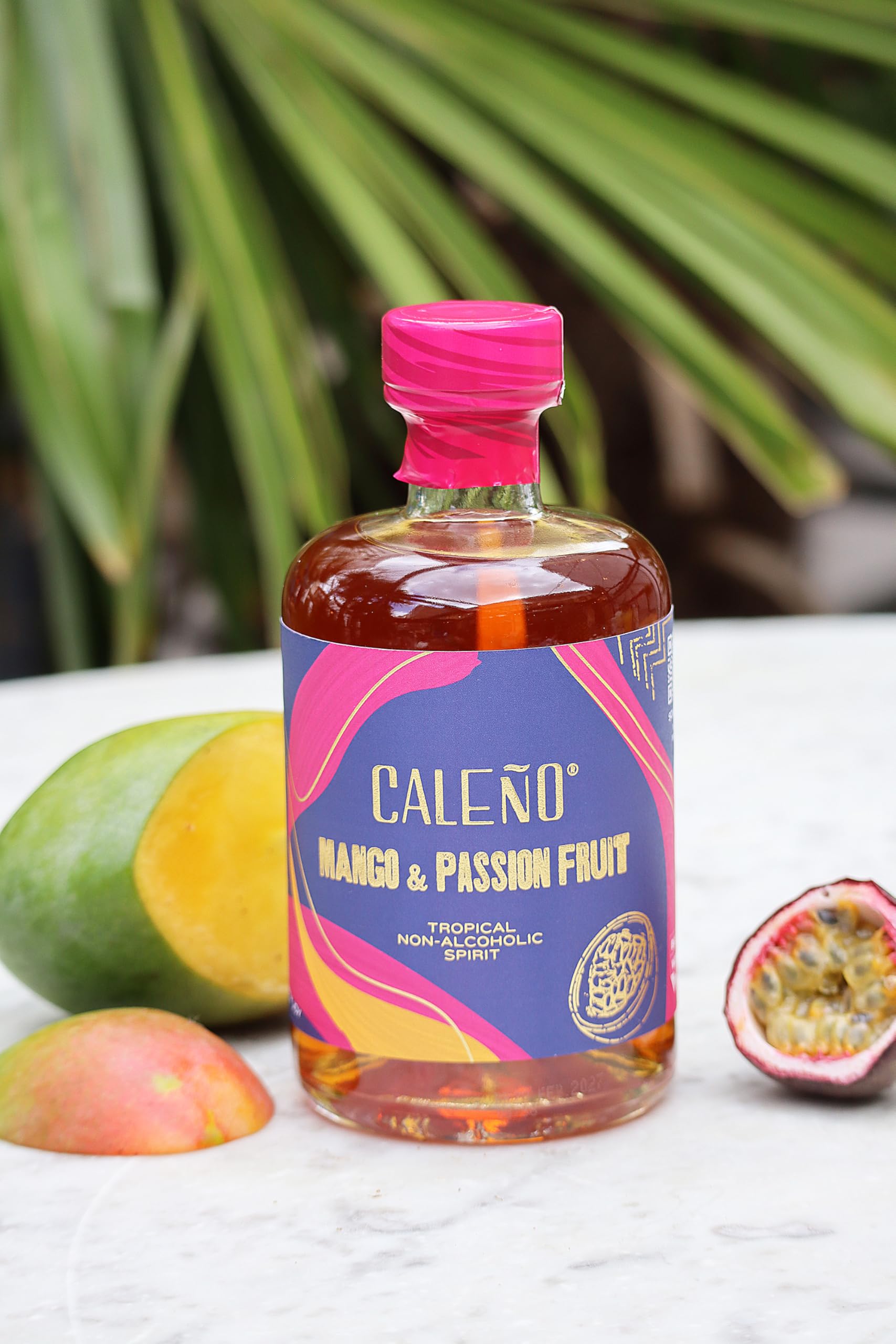 Caleño Mangue et fruit de la passion | Spiritueux sans alcool | Alternative au rhum tropical sans alcool | Faible teneur en calories et sans sucre | Sans gluten et végétalien | 50 cl