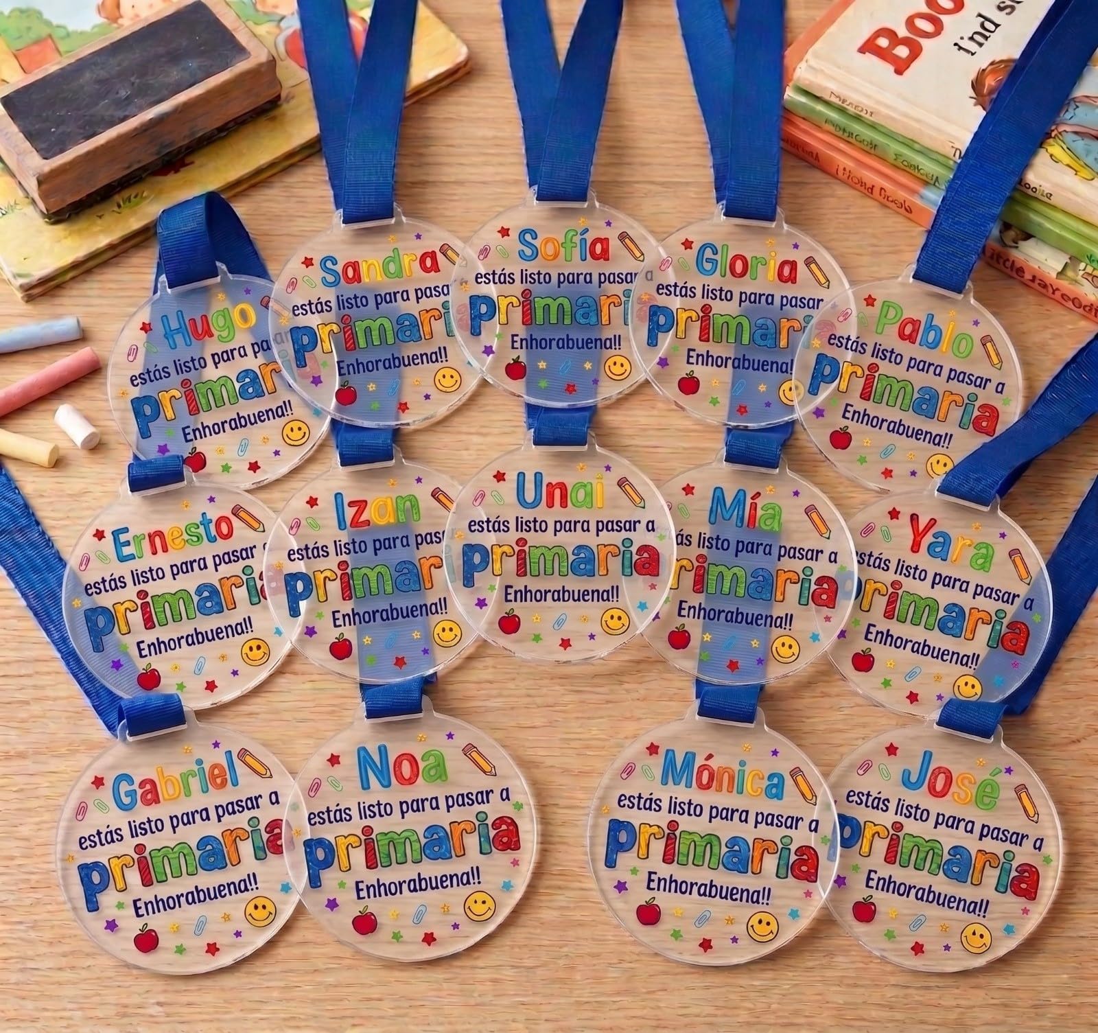 MEDALLAS DE GRADUACIÓN Infantil Personalizadas - Pack mínimo de 8 Unidades - Metacrilato Blanco o Transparente. Regalo Ideal Fin DE Curso y GRADUACIONES. Regalos TPMAS