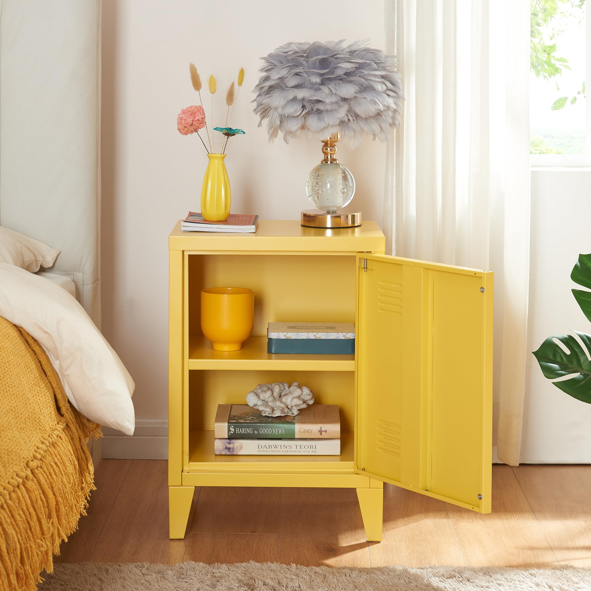 [en.casa] Table de Chevet à Porte pour Chambre Meuble de Rangement pour Bureau Salle de Bain Salon Fermeture Magnétique Acier Laminé à Froid 57 x 40 x 30 cm Jaune