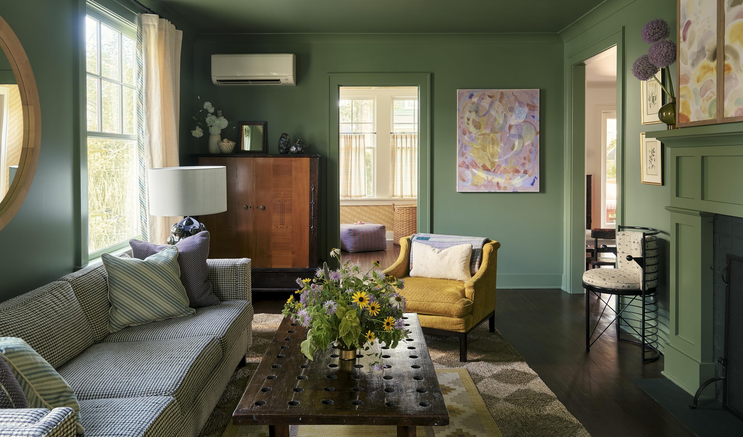 The Harmonious Home : Designing Peaceful, Personal Spaces Inspired by Nature