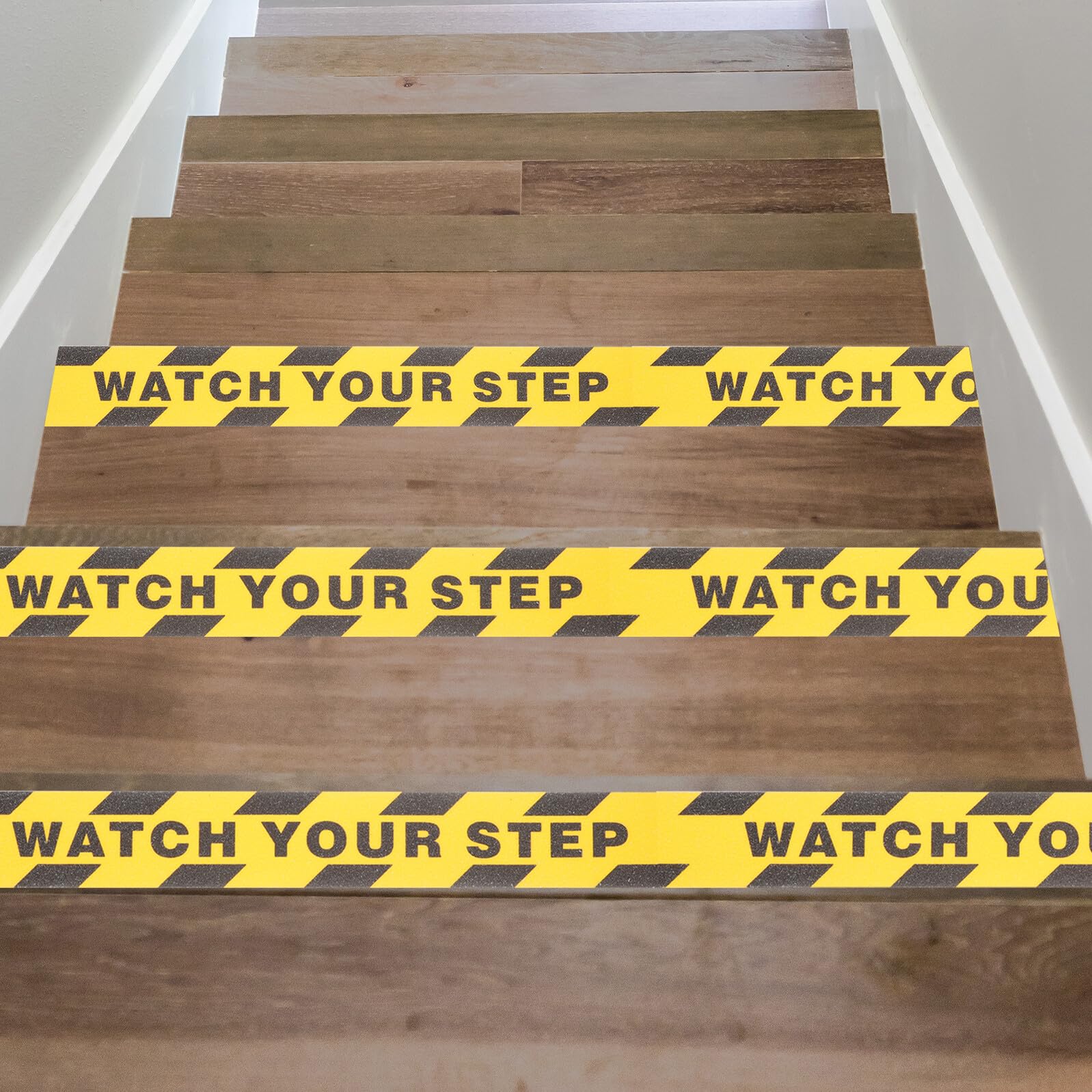 KOMBIUDA 2 Rollen Rutschfestes Warnband mit Watch Your Step aufdruck Stark Haftendes Anti rutsch klebeband für Treppen Böden und Rampen Abriebfestes Sicherheitsband mit Auffälliger