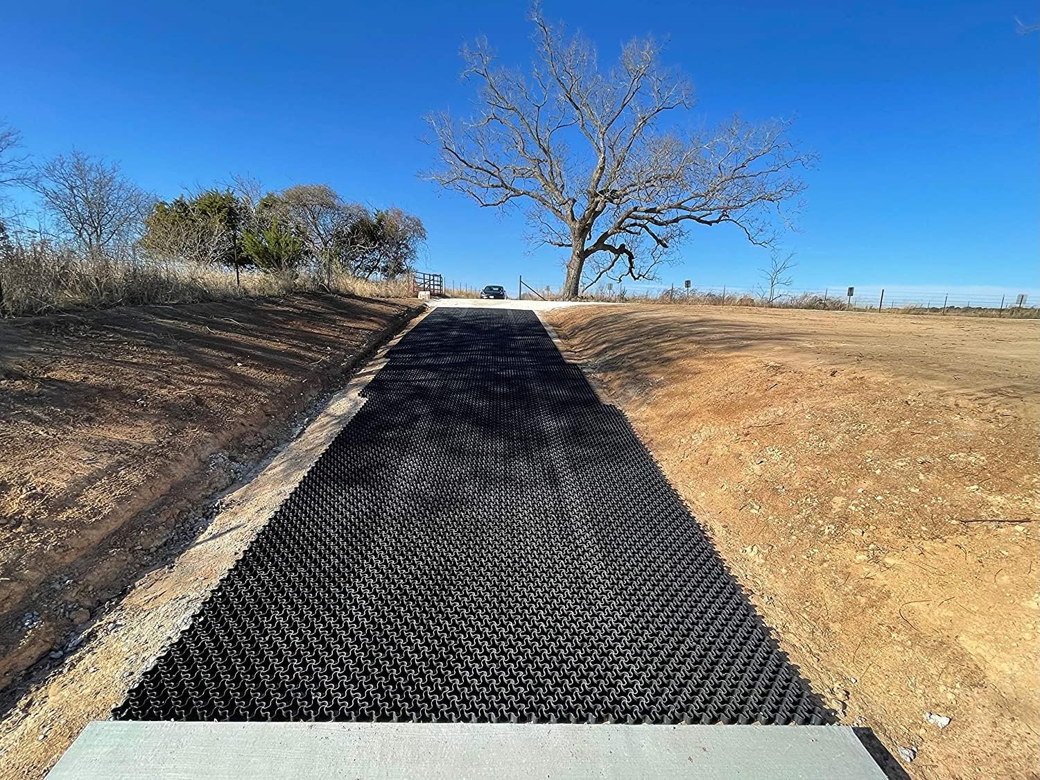 Standartpark Vodaland Permeable Pavers - EasyPave Grass & Gravel Driveway Grid - Load Class A-D, 100% Recycled Plastic Pavers, 2" Depth, 315 Sq Ft/ 126 Units, Black