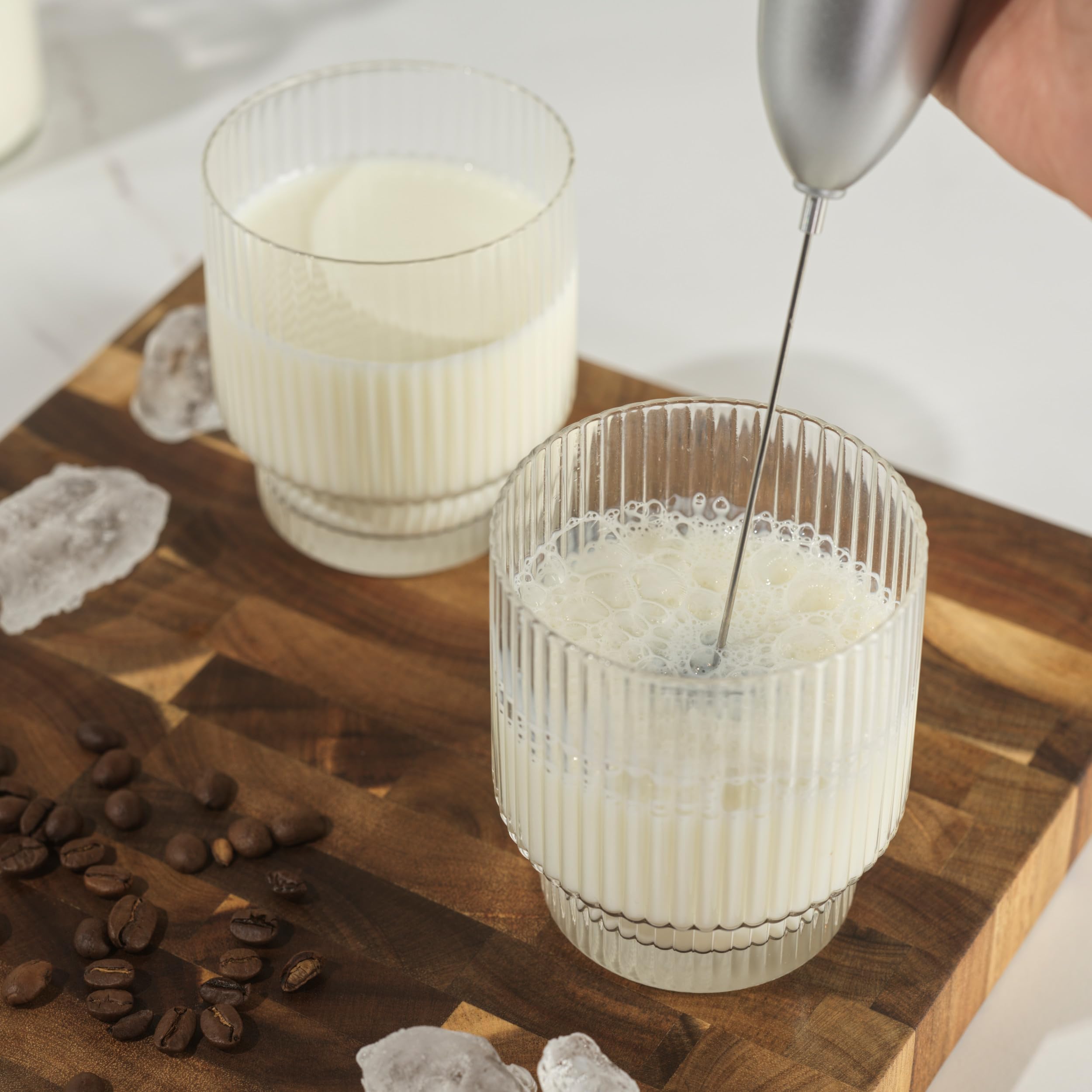 Salter 546 SVXR Spieniacz do mleka z podwójna spirala, reczny, spienia gorace i zimne mleko, mleko sojowe, koktajle mleczne, sosy, goraca czekolade, kawe, frappuccino, stal nierdzewna, pokrywka