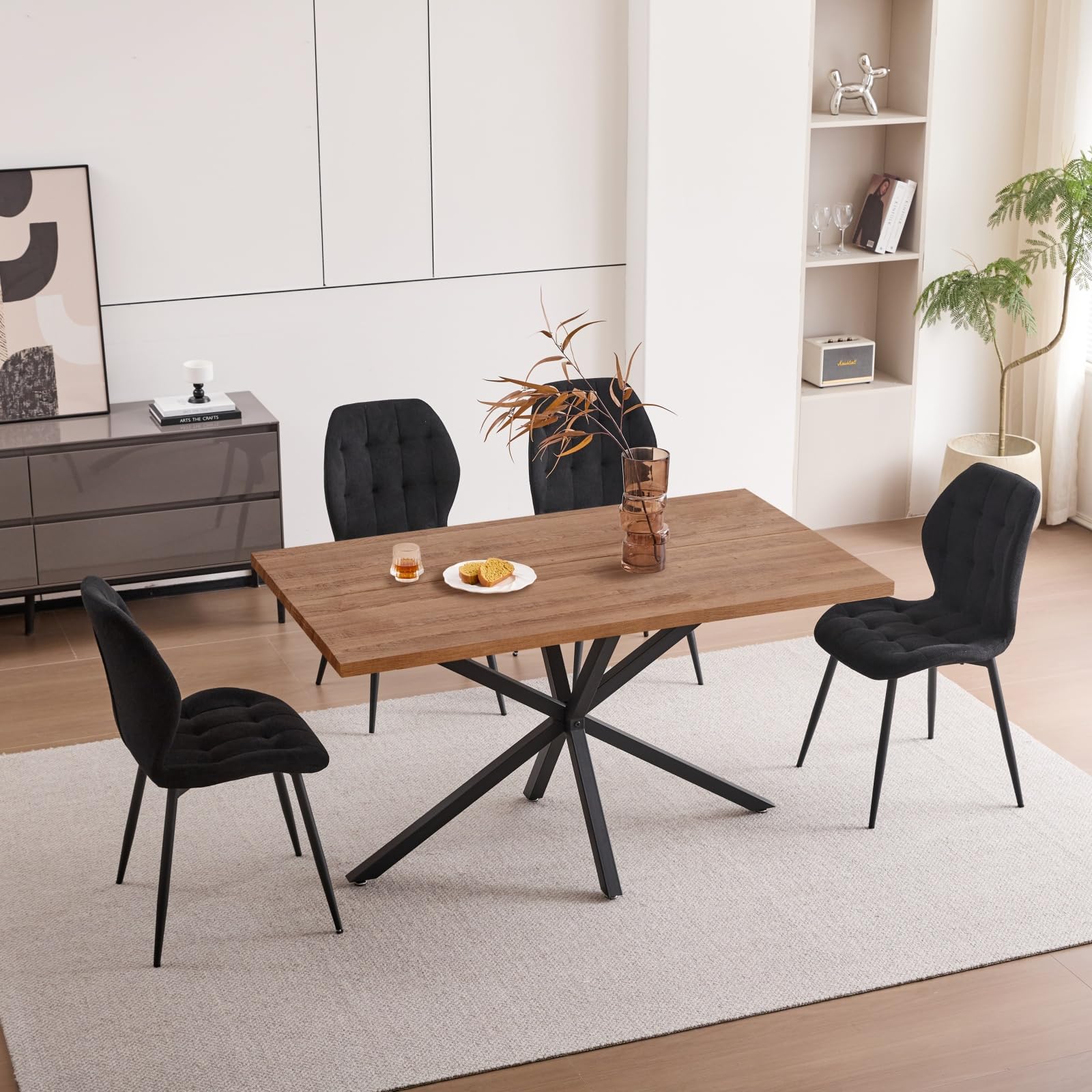 Set da Pranzo: Tavolo Rettangolare da 140 cm con 4 Sedie Imbottite, Ideale per Sale da Pranzo, Cucine e Soggiorni — Marrone Scuro + Nero
