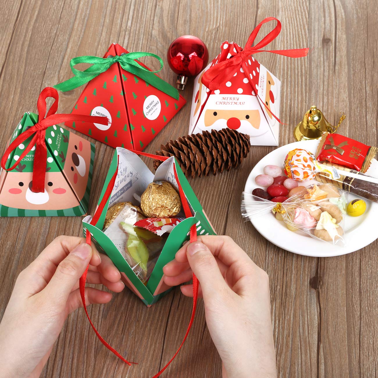 DIYASY - 24 Scatole Di Caramelle Triangolari Di Natale Con Nastri, Per Bomboniere E Feste