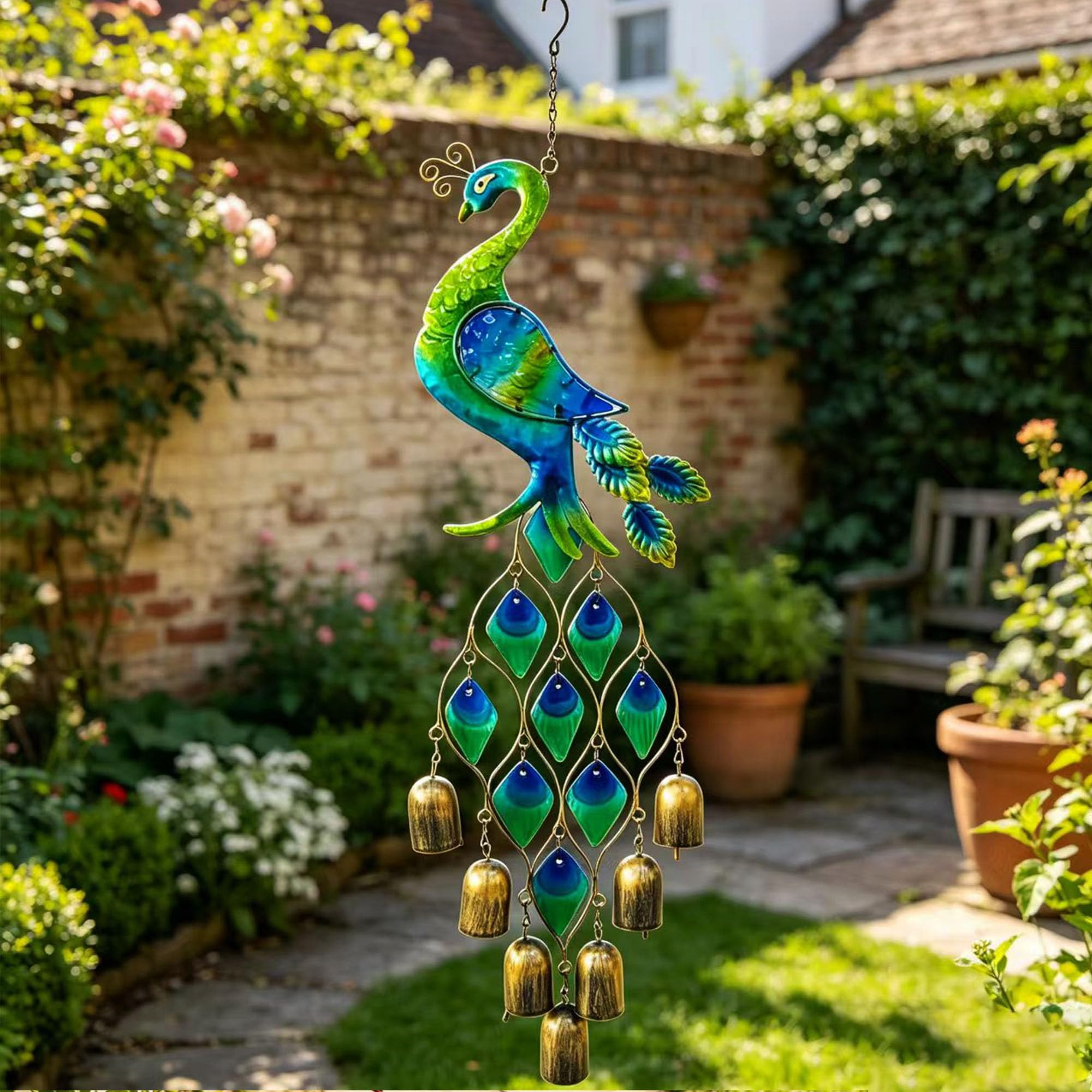 Carillon éolien paon contre la monotonie du jardin, sculpture métal