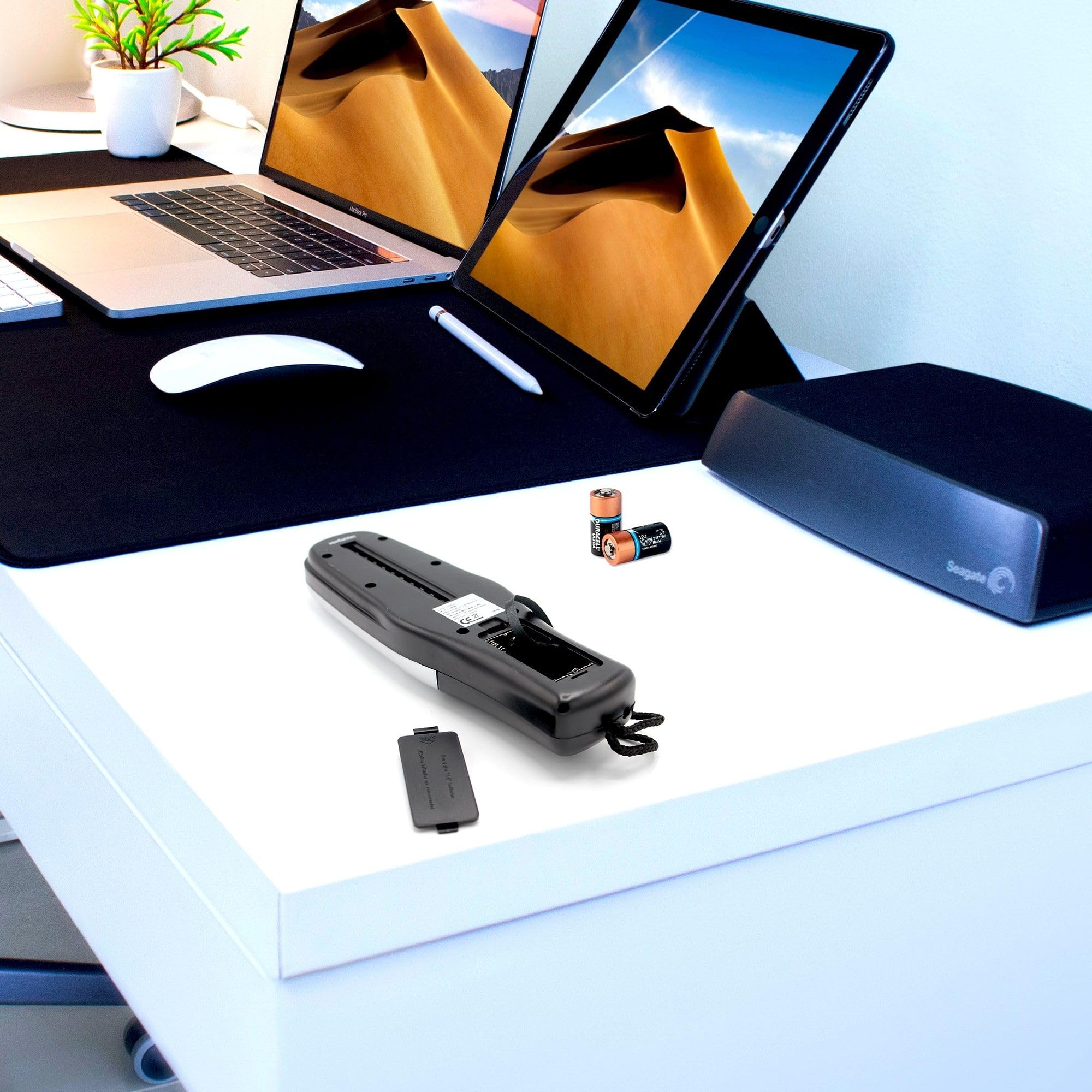 Distruttore di documenti cartacei elettrico - Portatile/Compatto - Sminuzzatrice Trituracarta - Taglio Rapido - Alimentazione: Pile/USB - 26 x 8 CM - Grigio & Nero