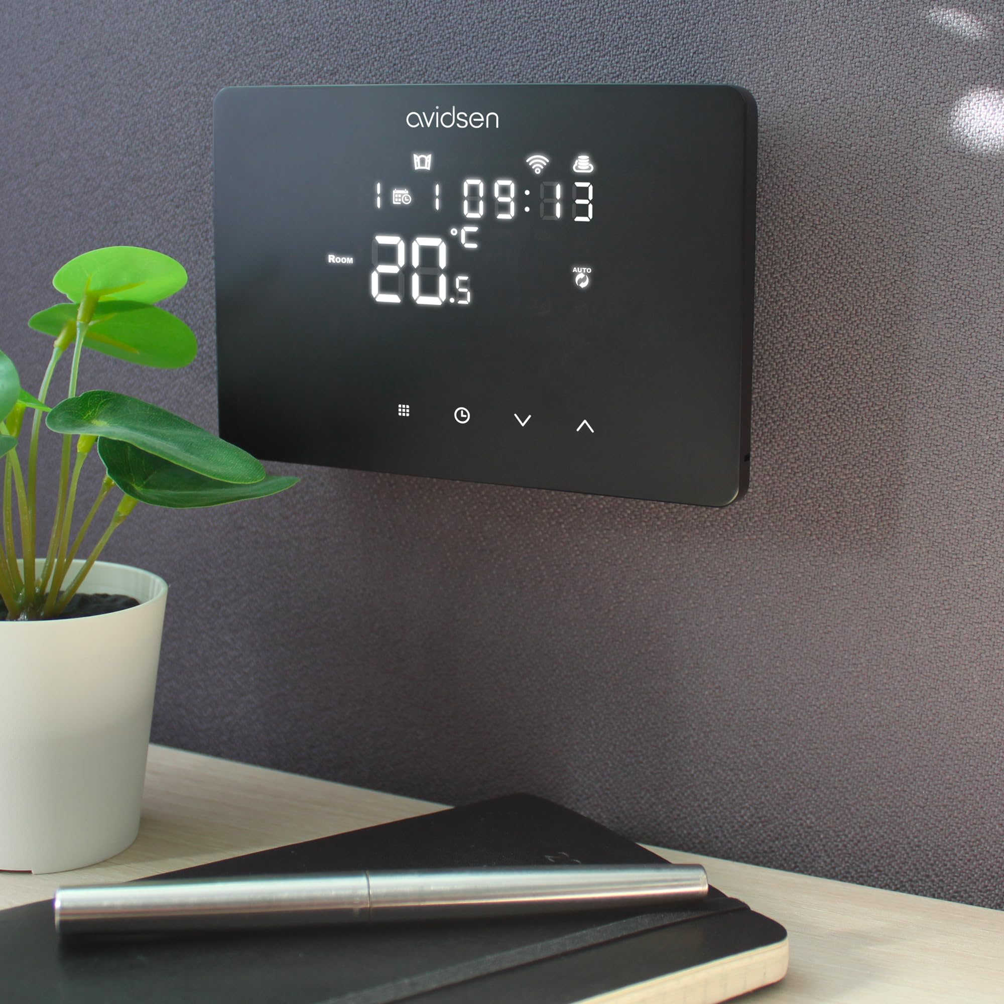 Avidsen WLAN‑Raumthermostat Schwarz für Heizkessel, App‑Steuerung | Schwarz | 230 V | potentialfreier Kontakt | 2,4 GHz WLAN | Wochenprogramm | 0,5 °C | Frostschutz | Touchdisplay