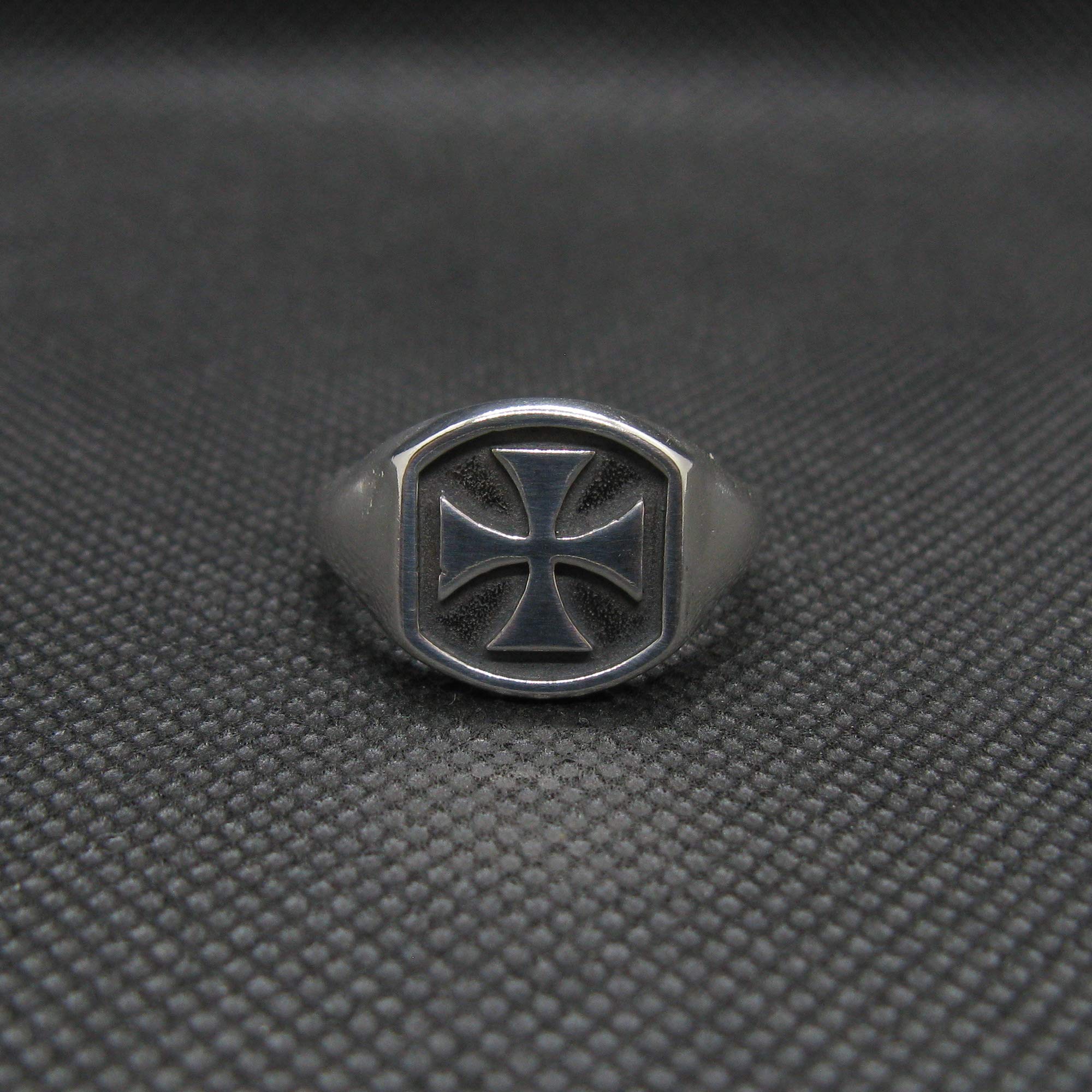 Anillo de Plata de Lay Sólido Estampado 925 Cruz de Malta R002087 Empress