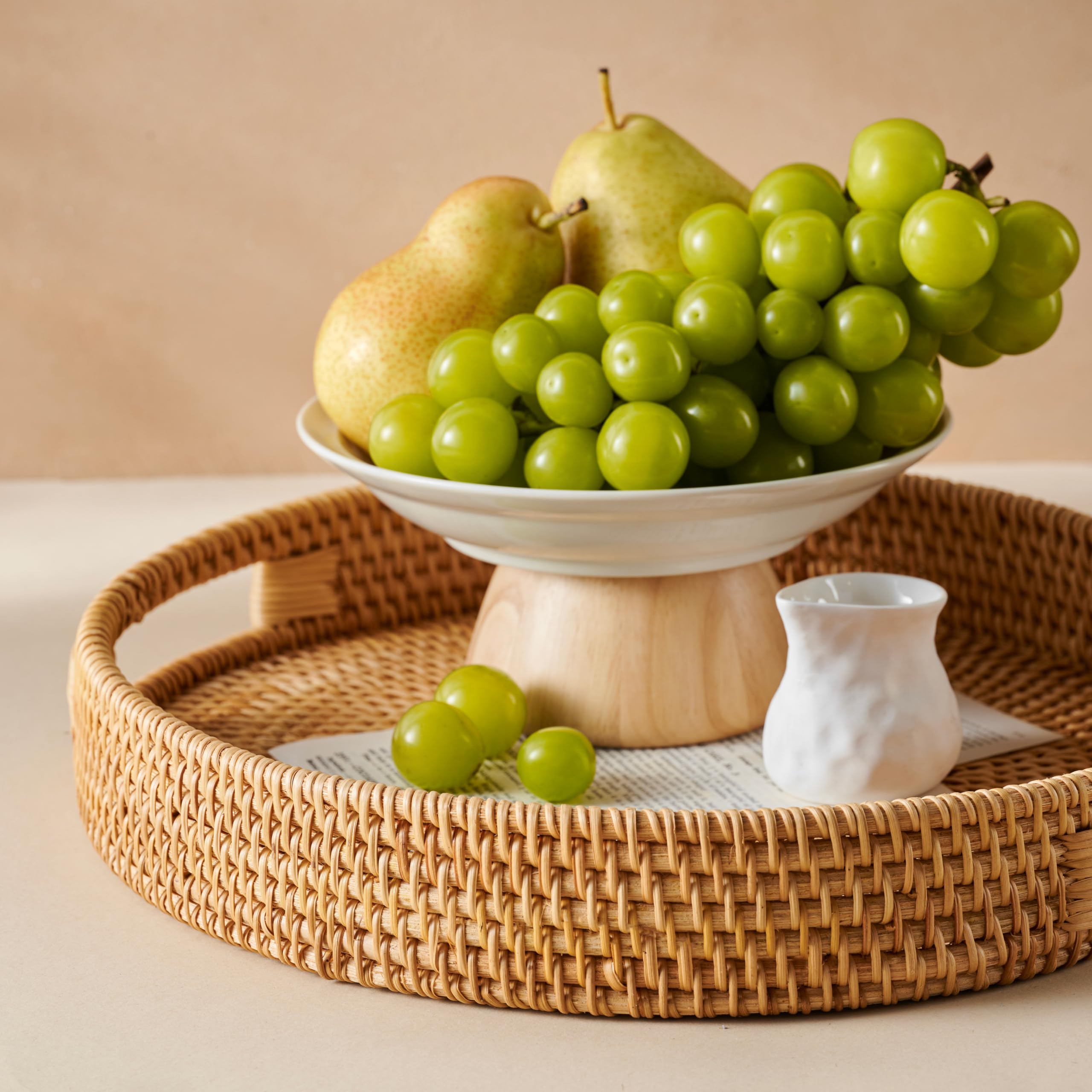 Jungle Culture Vassoio da portata in rattan 30cm • Vassoi da portata intrecciati con manici per la casa • Vassoio rotondo da tavolino • Cestino da portata in vimini per pane, frutta, candele • Miele