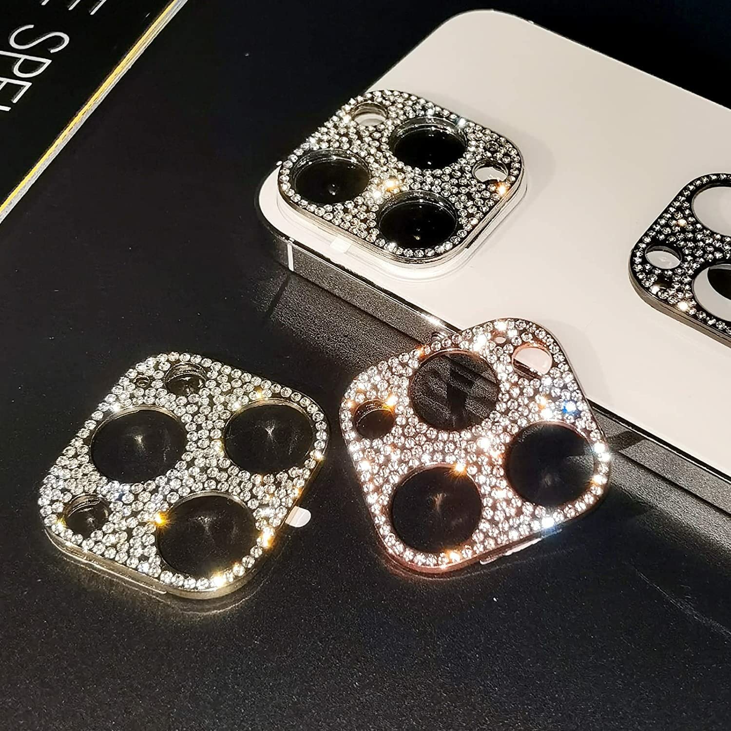 Omorro Kameraobjektiv-Schutzfolie Für IPhone 14 – 3D-Glitzer, Strasssteine, Kratzfester Metallaufkleber – 2 Stück + Reinigungsset
