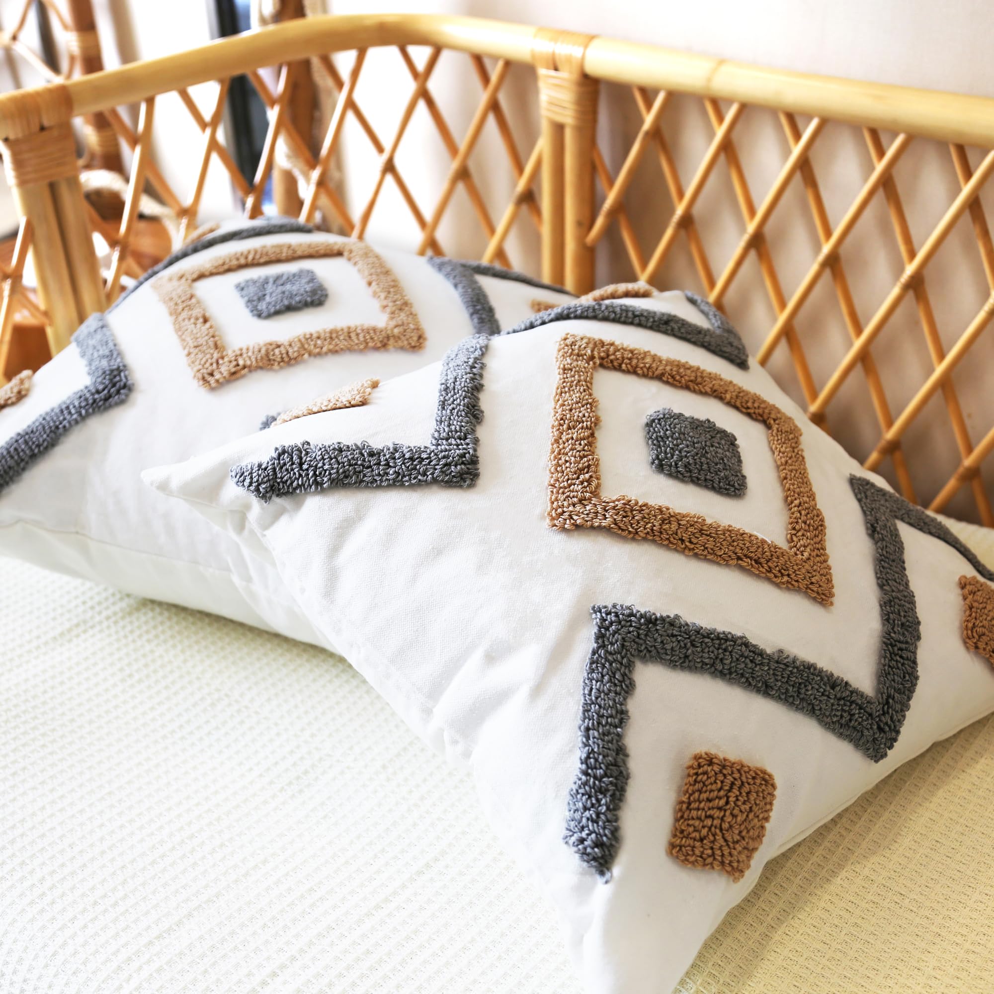 2 federe per cuscini ricamate in stile bohémien, bianco, grigio, marrone, per divano, casa colonica, lussuose federe per cuscini in stile shabby bohémien, 45 x 45 cm