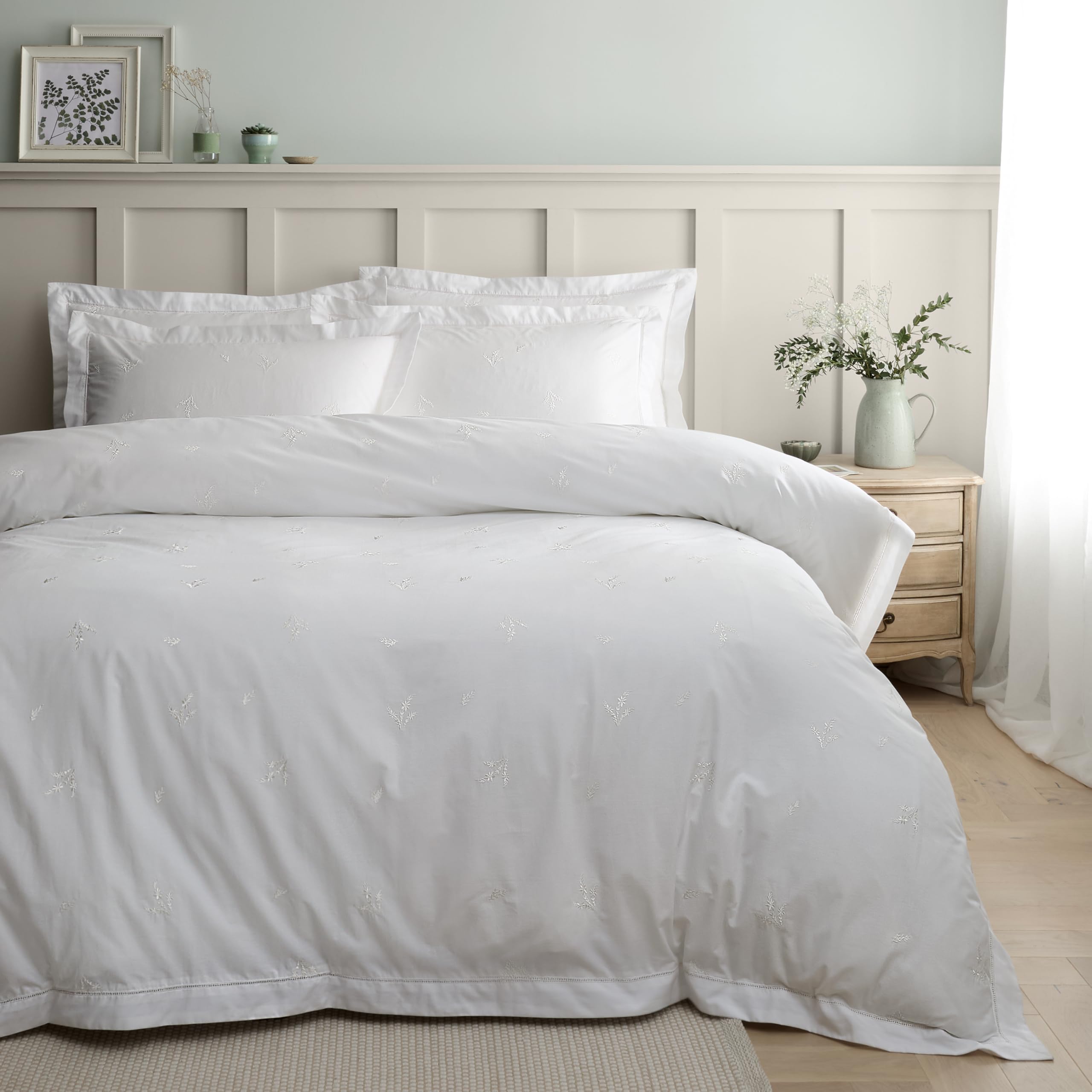 Bianca Lottie Floral Embroidery 180 Thread Count Cotton King Duvet Cover Set with Pillowcases White