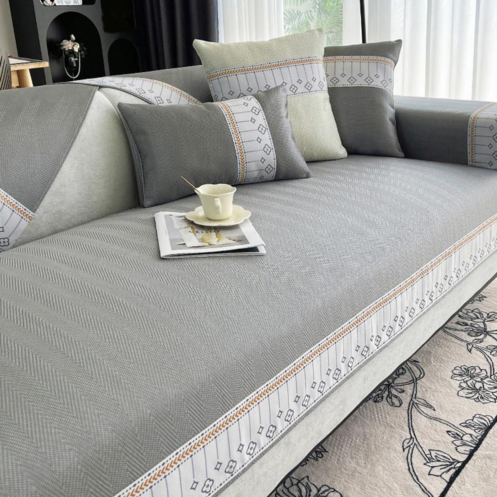 Housses de coussin pour canapé sectionnel au design épuré pour salon moderne