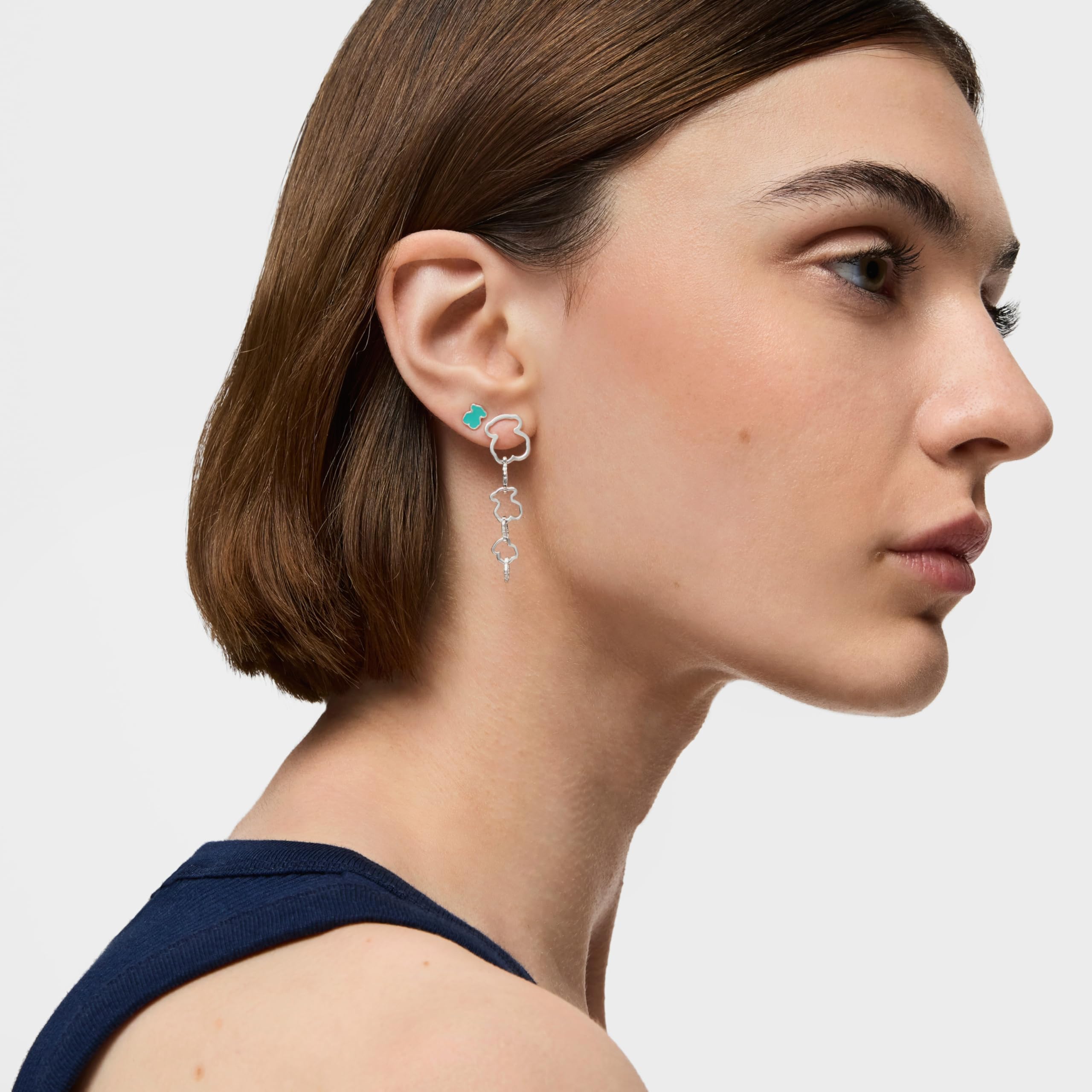 TOUS Pendientes Largos de Plata de Primera Ley para Mujer con Cierre a Presión, Motivo Osos, Versátil y Elegante, Colección Carrusel