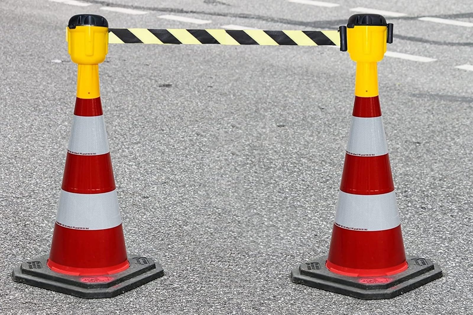 Cordes rétractables pour barrières de File d'attente - Ceinture Extensible de cônes de signalisation pour parkings et Chantiers Routiers - Séparateur de Ligne avec ceintu