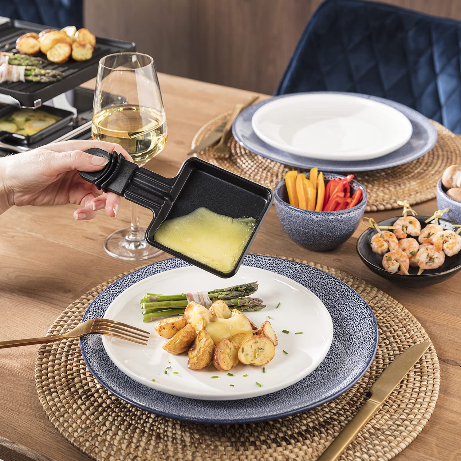 Princess Appareil à Raclette Deluxe, Pour 8 Personnes, Plaque Réversible Grill et Pierre à Cuire 42 x 21 cm, Thermostat Intégré, Finition Inox Facile à Nettoyer, 1400 W, Noir, 01.162645.01.001