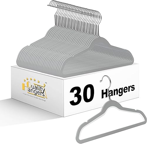 Paquete de 30 perchas de plástico de calidad para niños, no aterciopeladas, no flocadas, delgadas y compactas, con gancho giratorio para camisas,