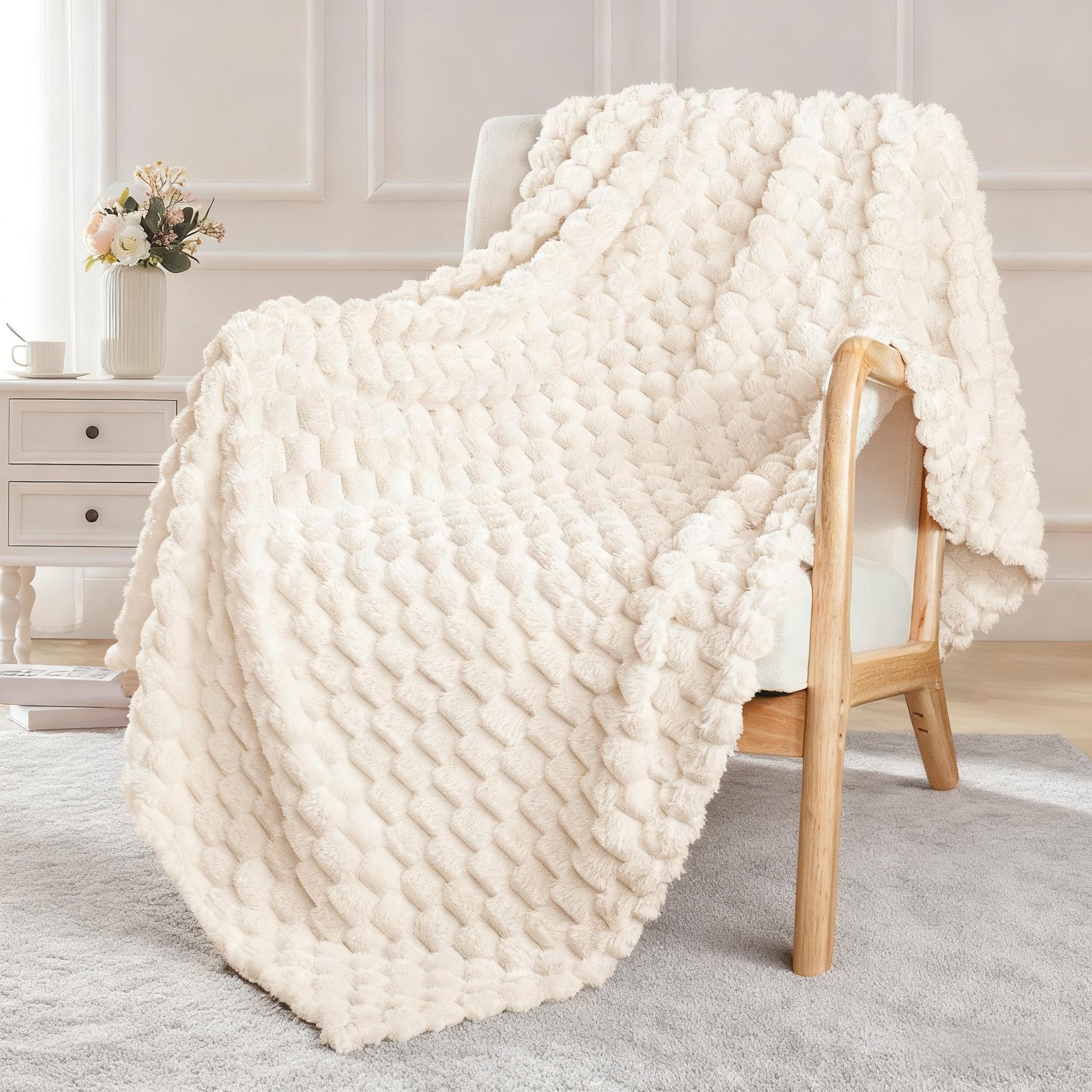 Extra Large Soft Fleece Throw Blanket, 127x178 CM Stylish Jacquard Throw Blanket for Couch, Fuzzy Cozy Lightweight for All Season, Ivory