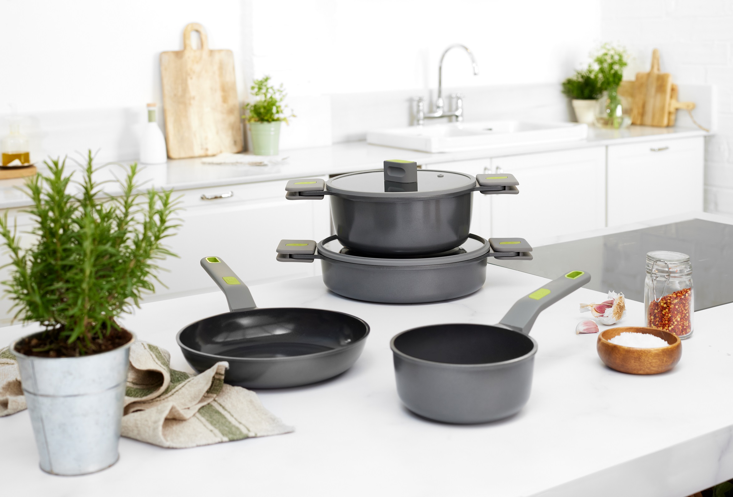 BRA Life Grill rallado 28 cm fundición Aluminio 100% Reciclado, Antiadherente cerámico Reforzado sin PFOA, sin PTFE, Apto para Todo Tipo de cocinas e inducción