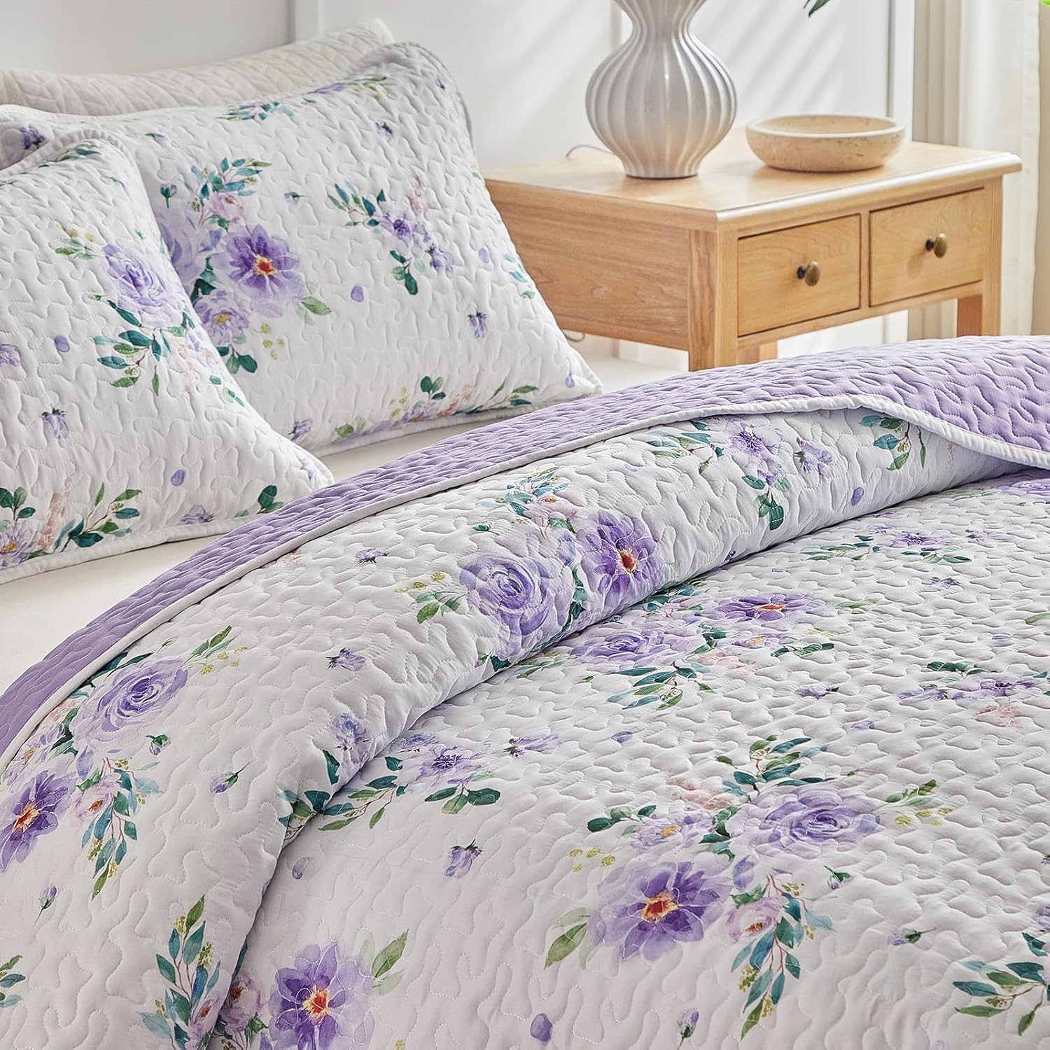 Floral Quilt Set 3 Pieces Queen Size White Purple Flower with Green Leaves Soft Microfiber Lightweight Summer Reversible Coverlet Bedspread for All Season -1 Quilt 88*88 + 2 Pillow Shams
