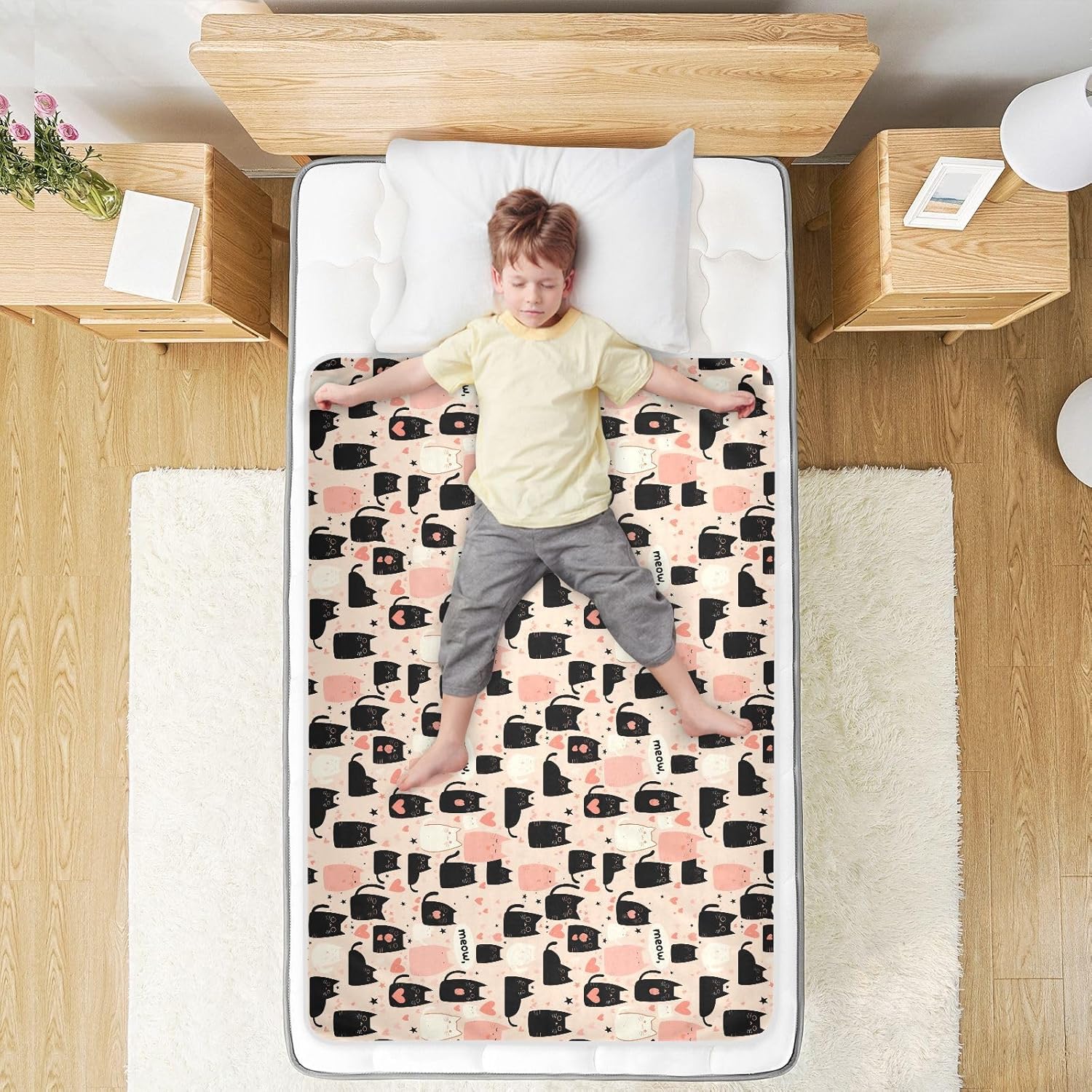 Cartoon Cute White Black Cats Pink Extra Large Resuable Diaper Mats Waterproof Washable Potty Training Cover Leakproof Quick Drying Toddler Bedding Products for Infant Baby , 52" L x 34" W