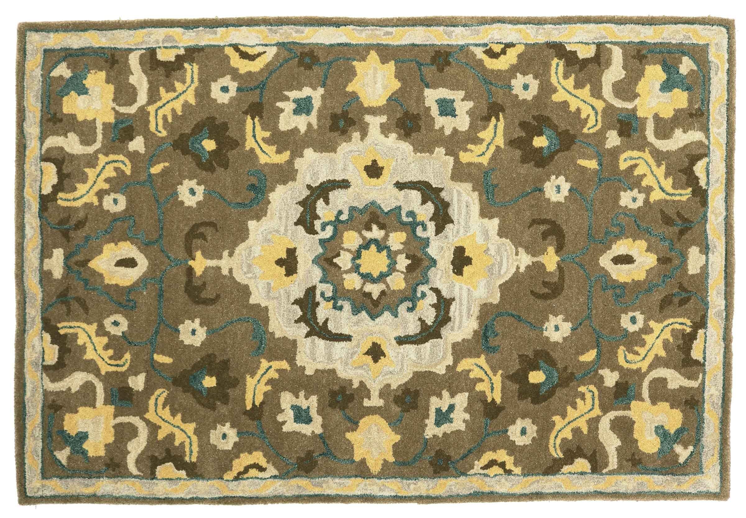 Tapis en laine marron fait main pour réchauffer l'atmosphère