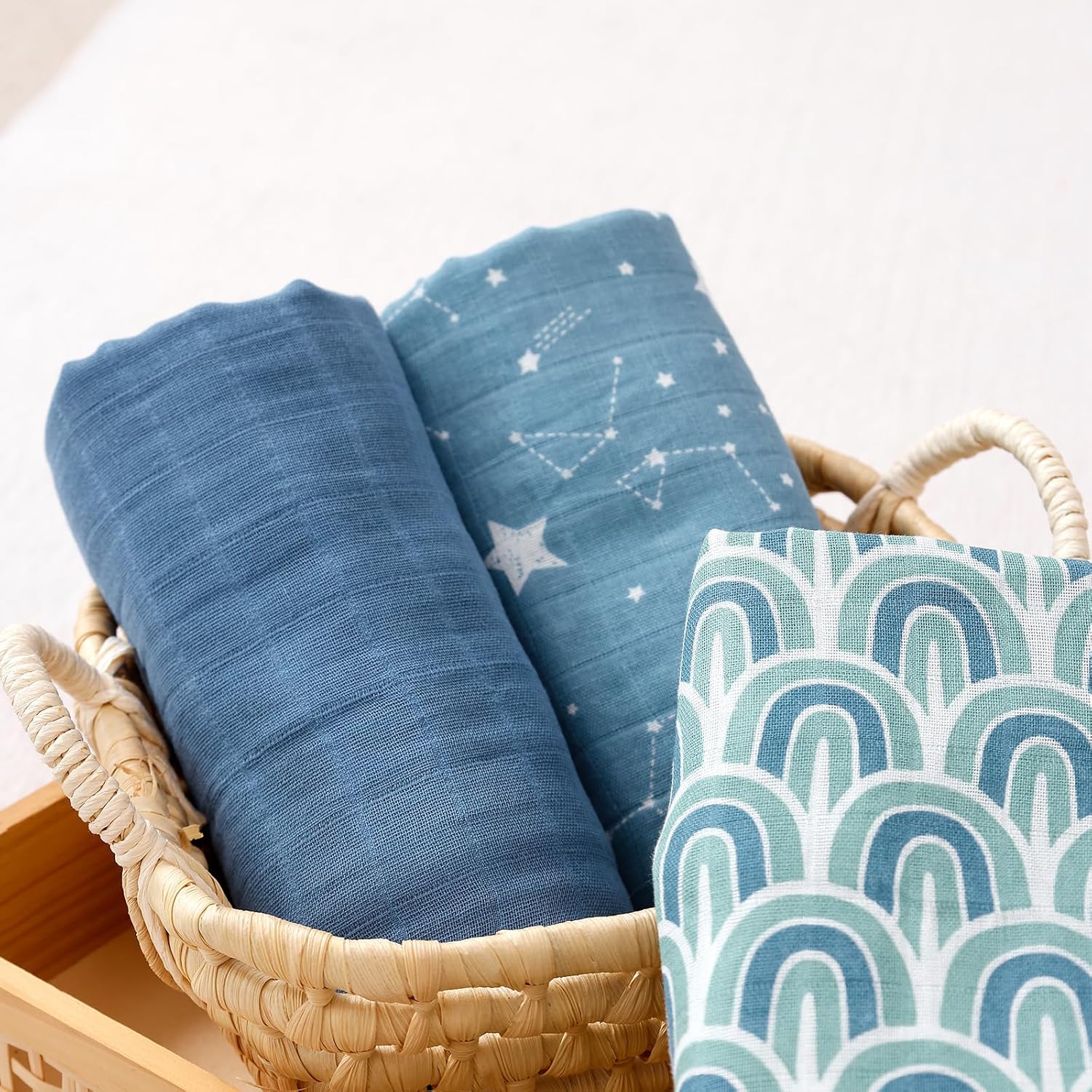 Happy Flute 3 Set Muslin Swaddle Blankets,Essential Baby&Newborn Swaddling,Perfect for Boys&Girls,Receiving Blankets,Nursing,Stroller Cover,Large 47.2x43.3 inches Swaddle Wrap Burping Clothes. (Blue)