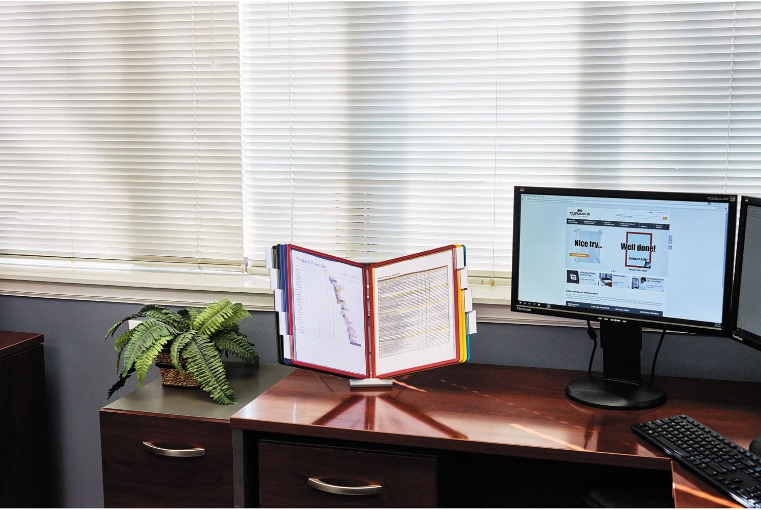 Durable 561200 InstaView Expandable Desktop Reference System with Assorted Borders, 10 Panels
