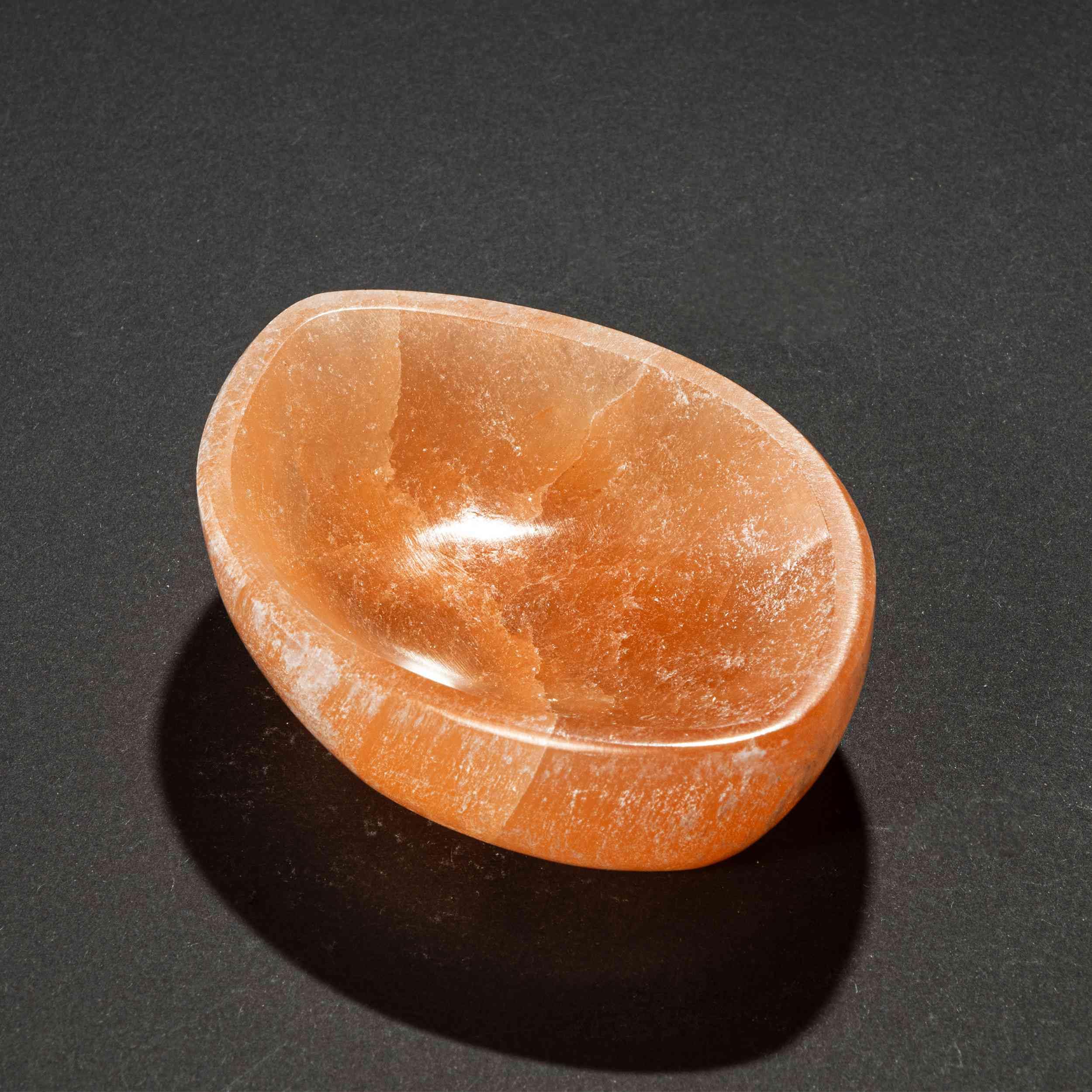 NKlaus Cuenco de selenita naranja 10,5 x 7 x 3 cm – Hecho a mano pulida bandeja de energía para limpiar y cargar joyas y piedras preciosas, ideal para decoración y meditación