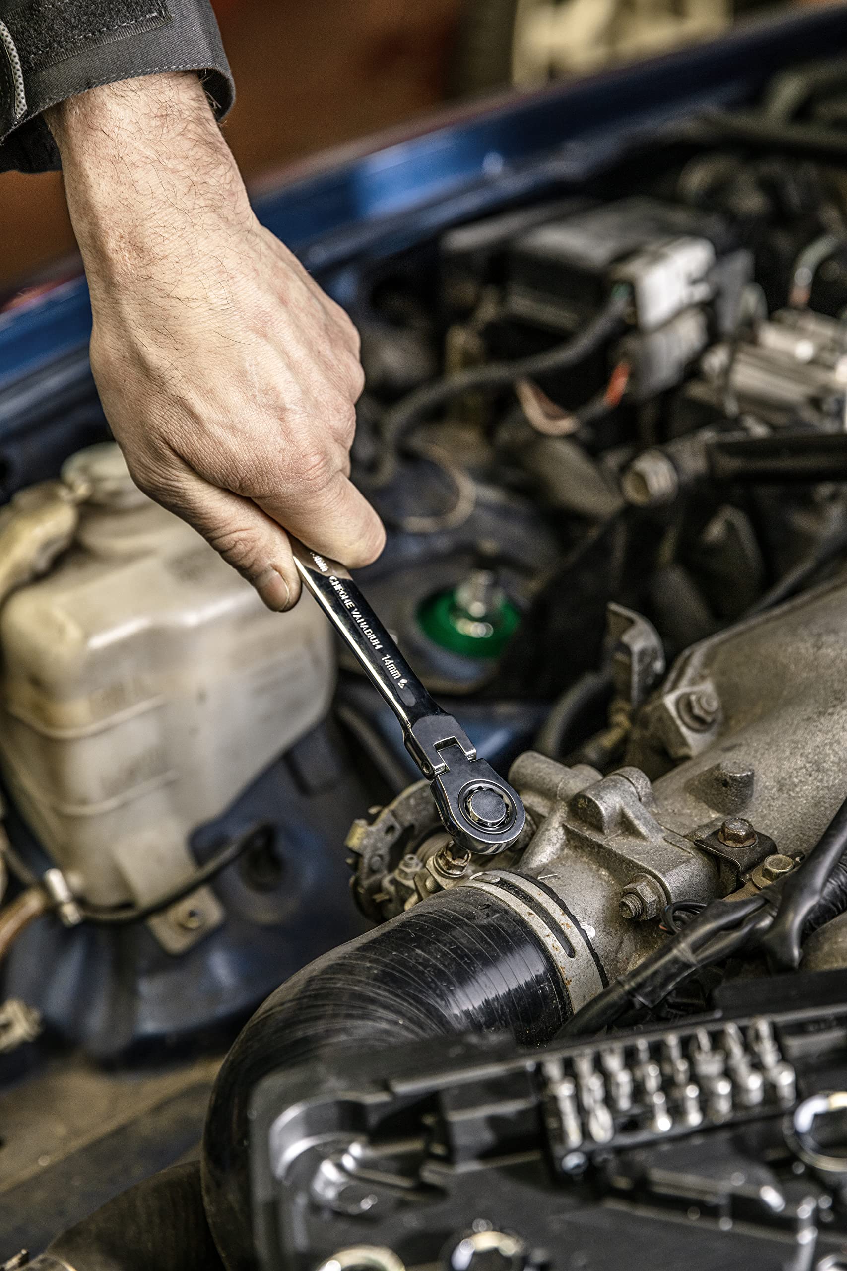 Högert Technik -Werkzeugsatz - Ratschenringschlüssel mit Steckschlüssel aus Chrom-Vanadium Legierungsstahl gefertigt - Ringmaulschlüssel mit Ratsche, Sechskant-Steckschlüssel, TORX-Aufsätze