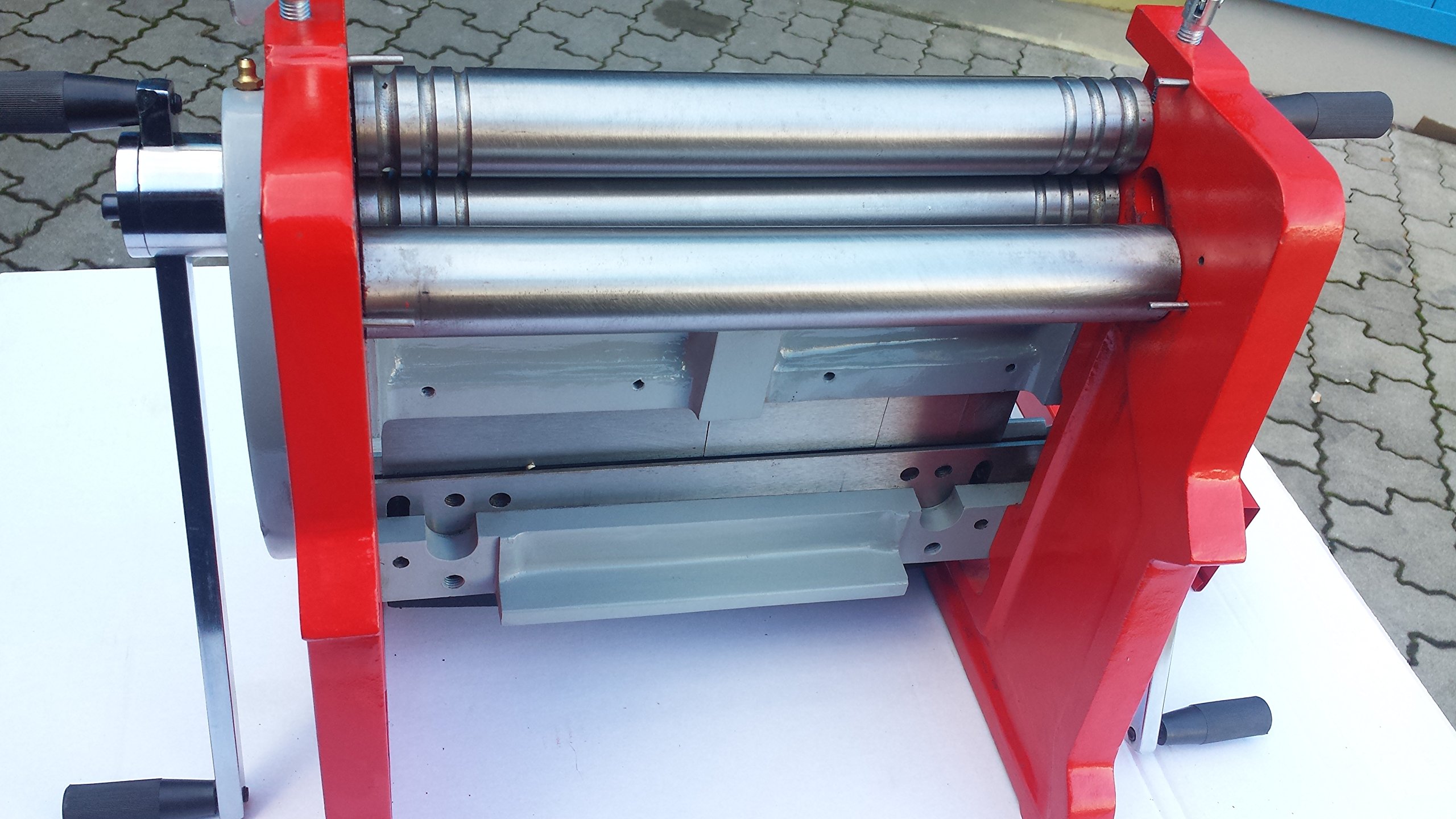 Holzmann Máquina de trabajo universal de chapa UBM 305.