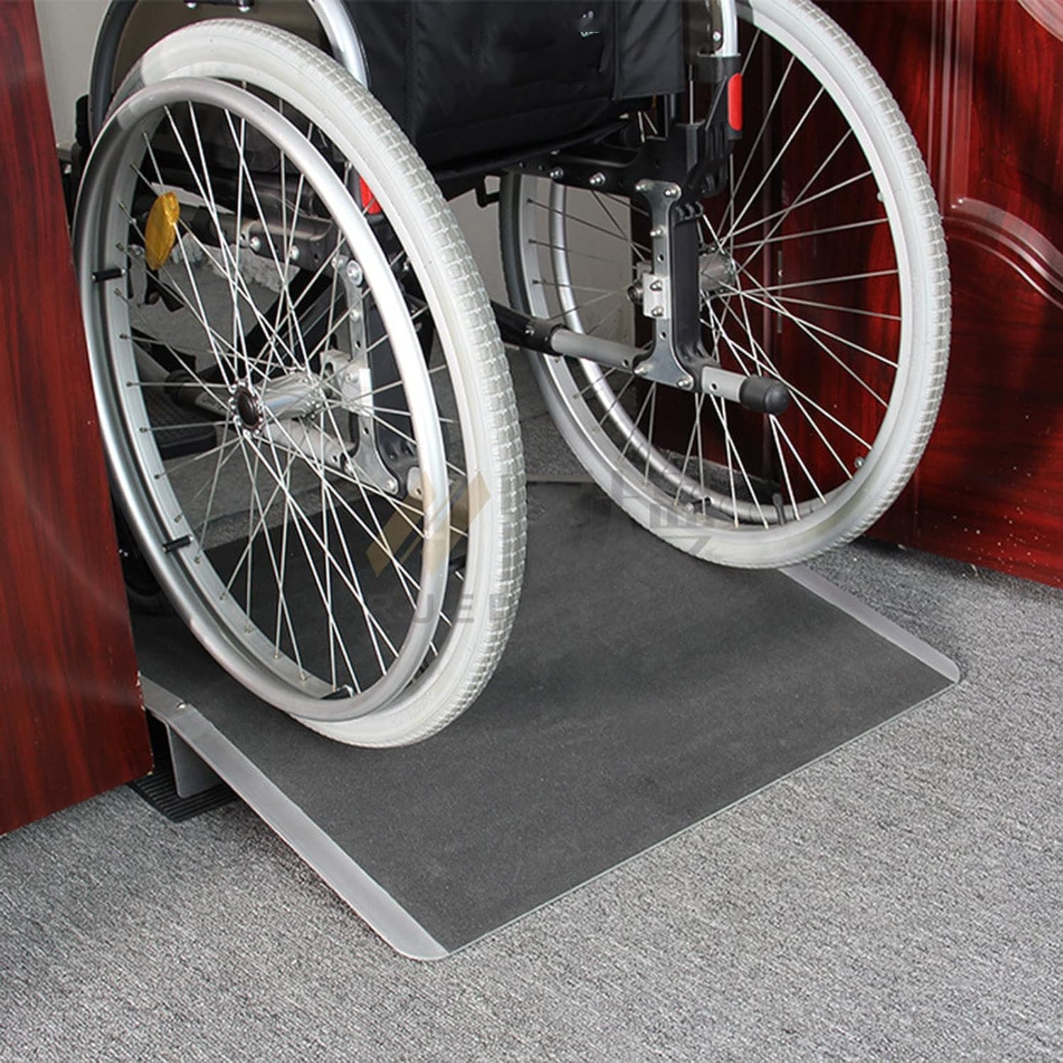 Rampa progowa drzwi, przenośna aluminiowa rampa arkowa, dostęp do wózków drzwiowych, aluminiowa rampa progowa do drzwi oceniana 660 funtów obciążenia,70 * 40 * 3cm