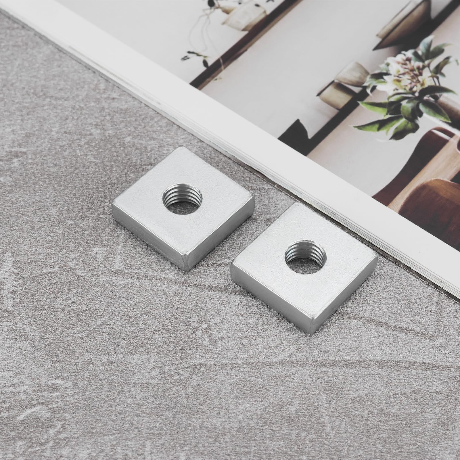 20 dadi quadrati M8 in acciaio zincato dadi con scanalatura a T 20 x 20 x 6 mm adatti per mobili attrezzature edili elettrodomestici macchinari industriali