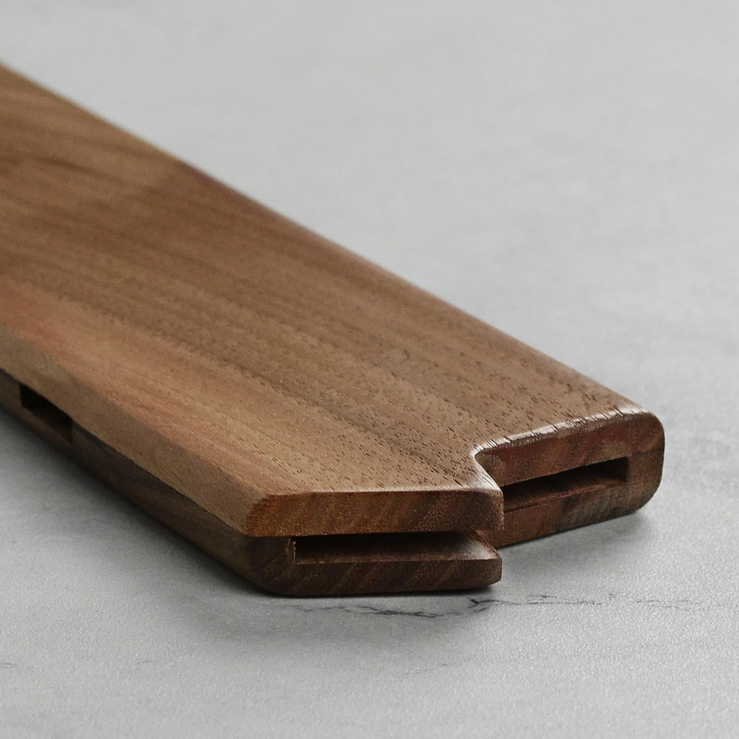 Enso Chef's Knife with Sheath - Made in Japan - HD Series - VG10 Hammered Damascus Stainless Steel Gyuto - 8" Blade with Saya Cover