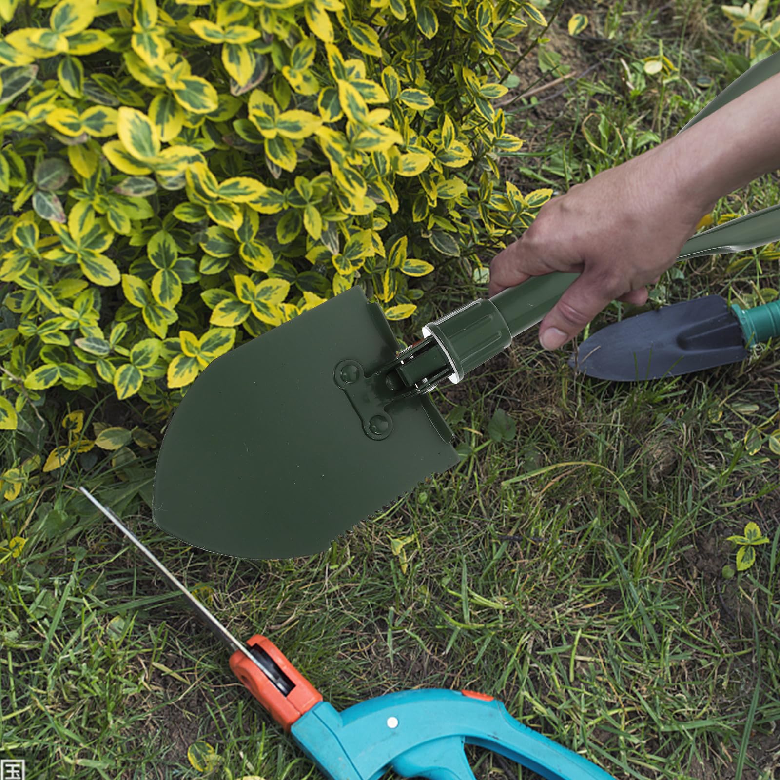 LIOOBO Outdoor Klappspaten aus Edelstahl mit Rost und Verformungsbeständigem Design Praktische Gartenschaufel für Camping und Feldarbeit 1 Satz Grün